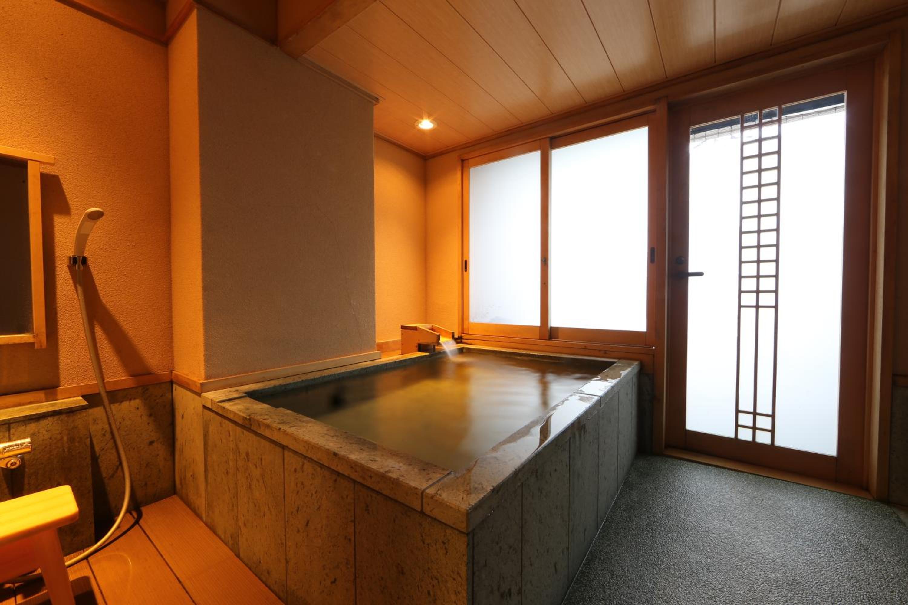 こんぴら温泉 貸切湯の宿 ことね view 5