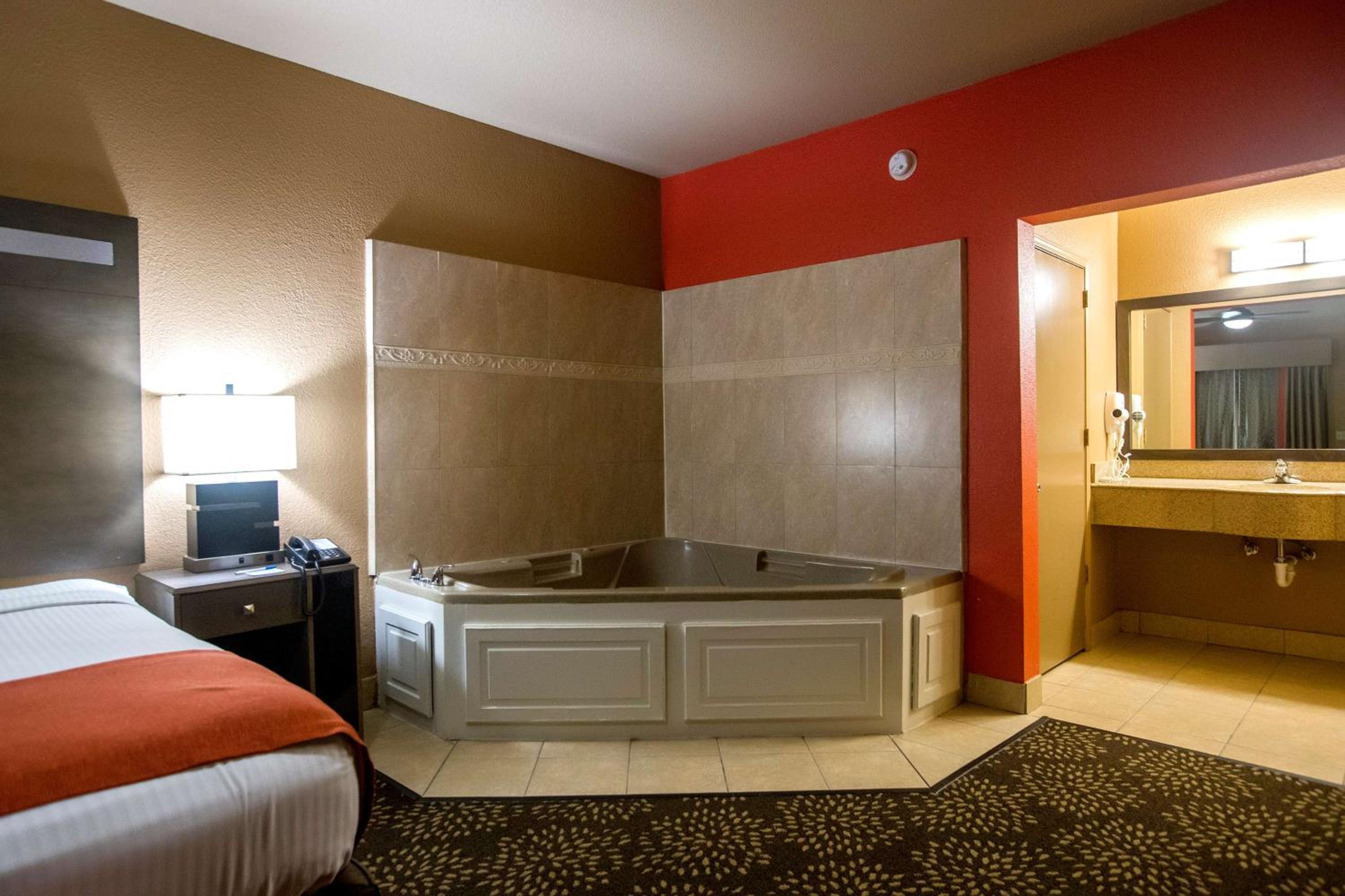 Best Western Executive Inn El Campo - Property Image 2