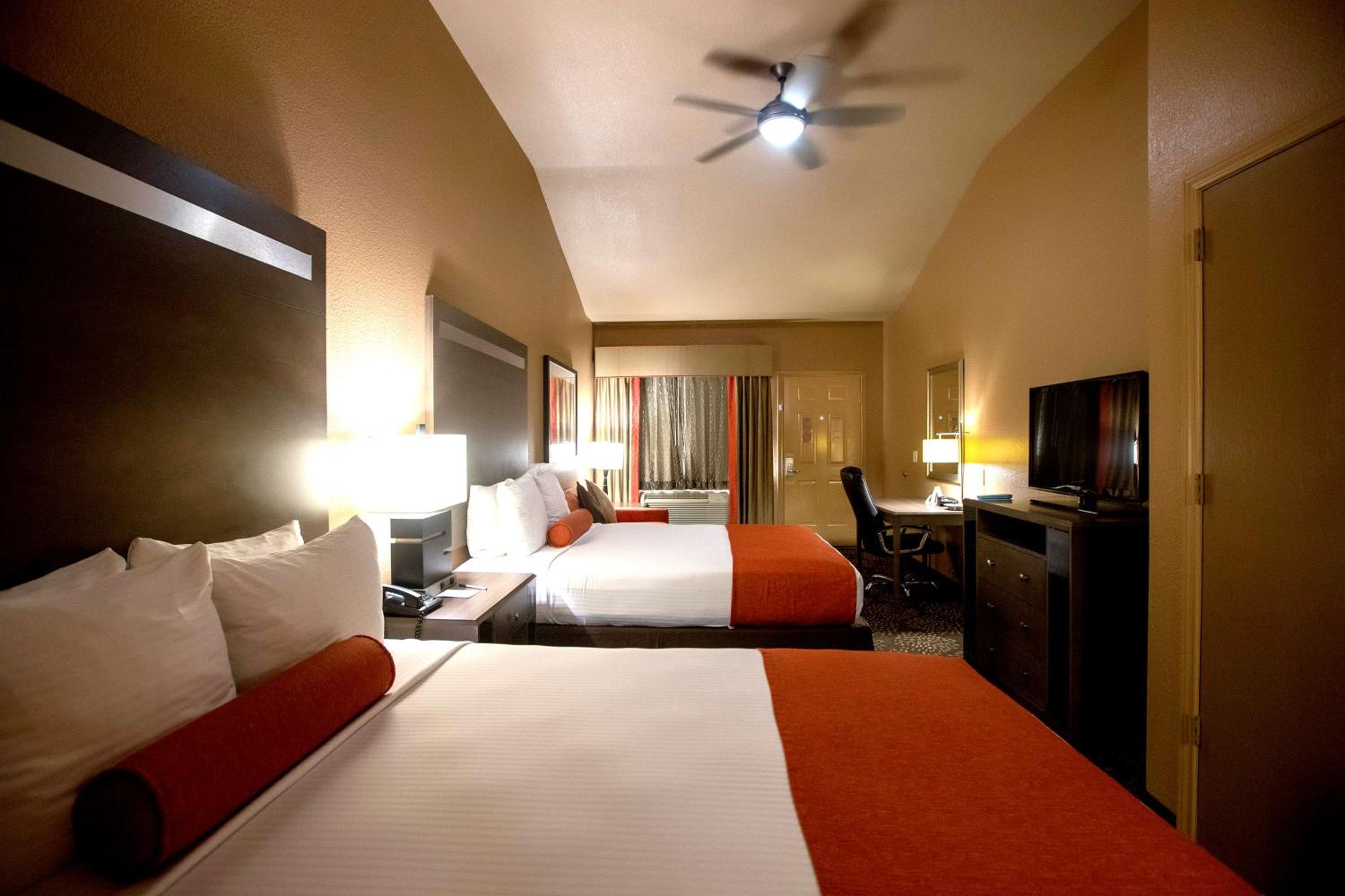 Bay City Vacations - Best Western Executive Inn El Campo - Property Image 5