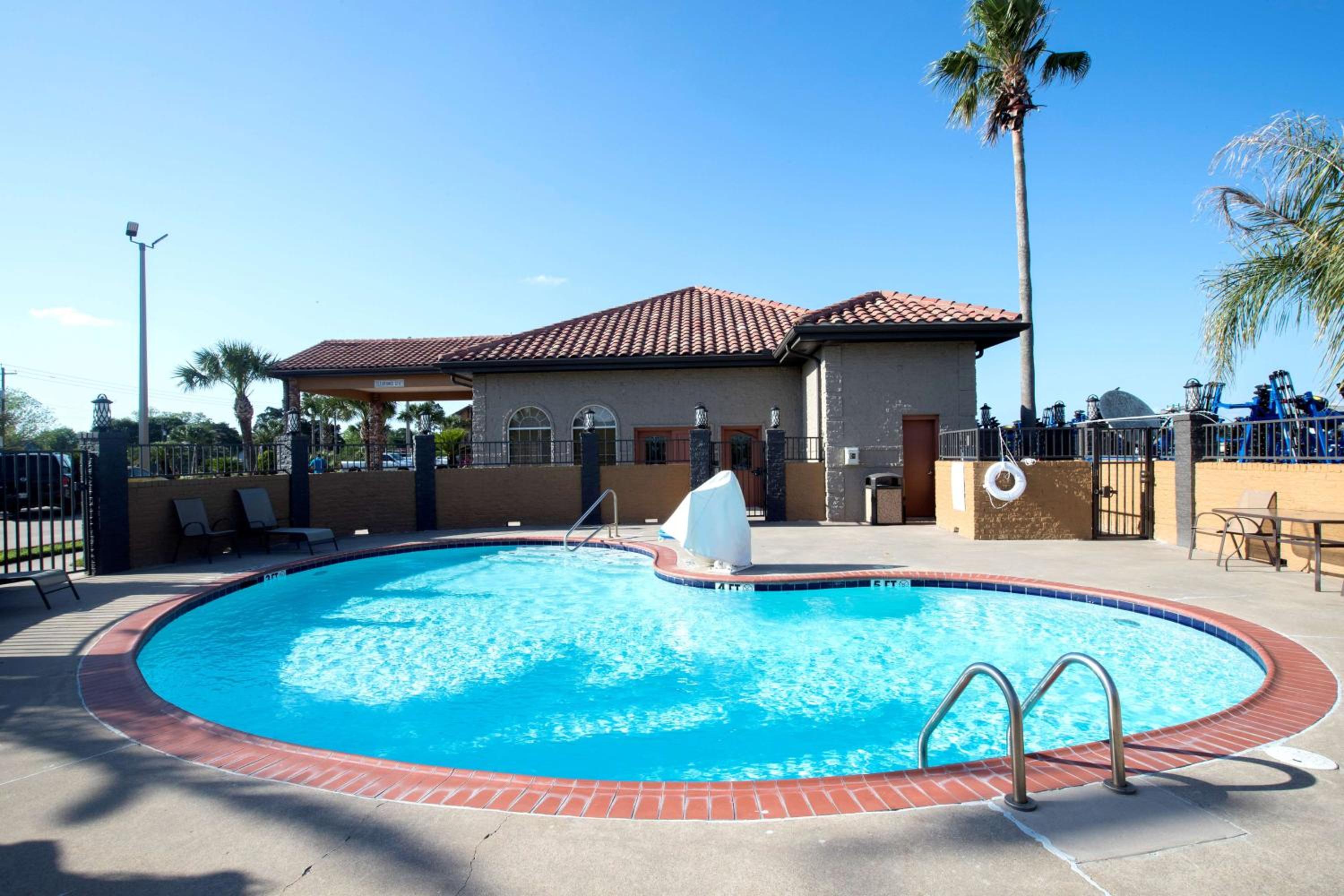 Best Western Executive Inn El Campo - Property Image 1