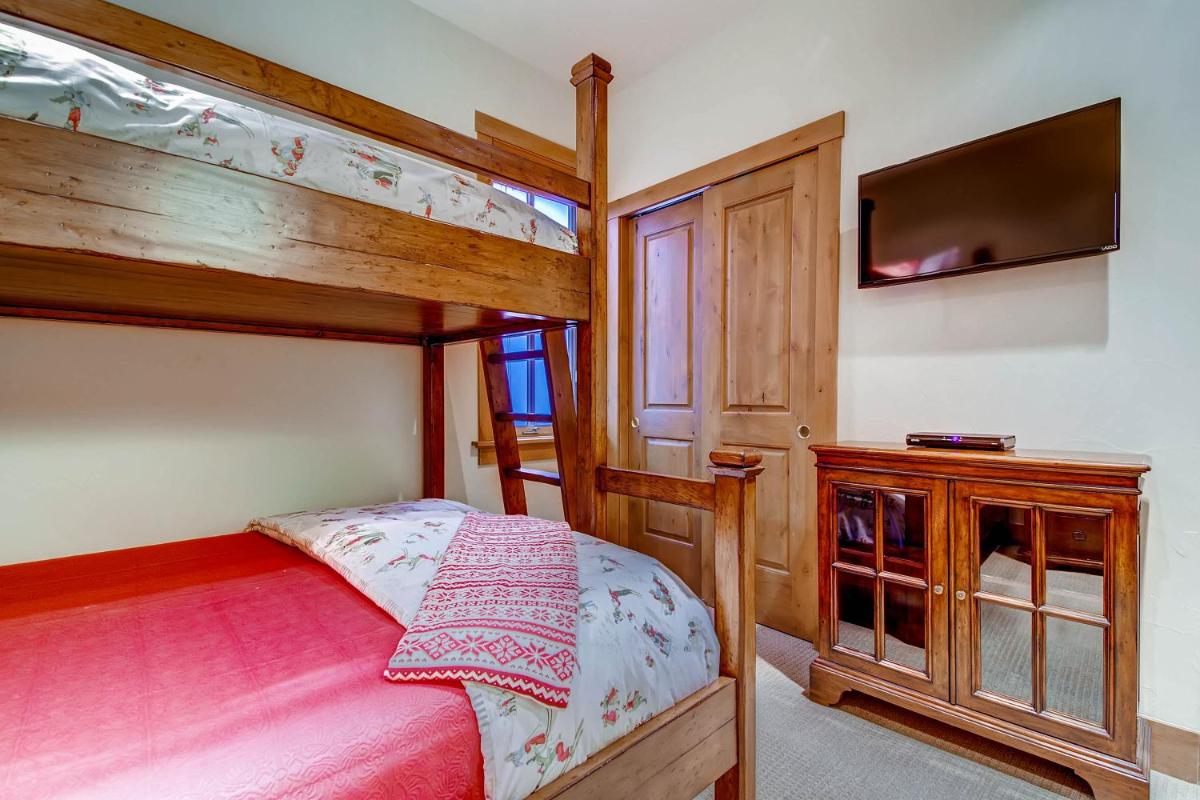 Villa Montane by East West Hospitality