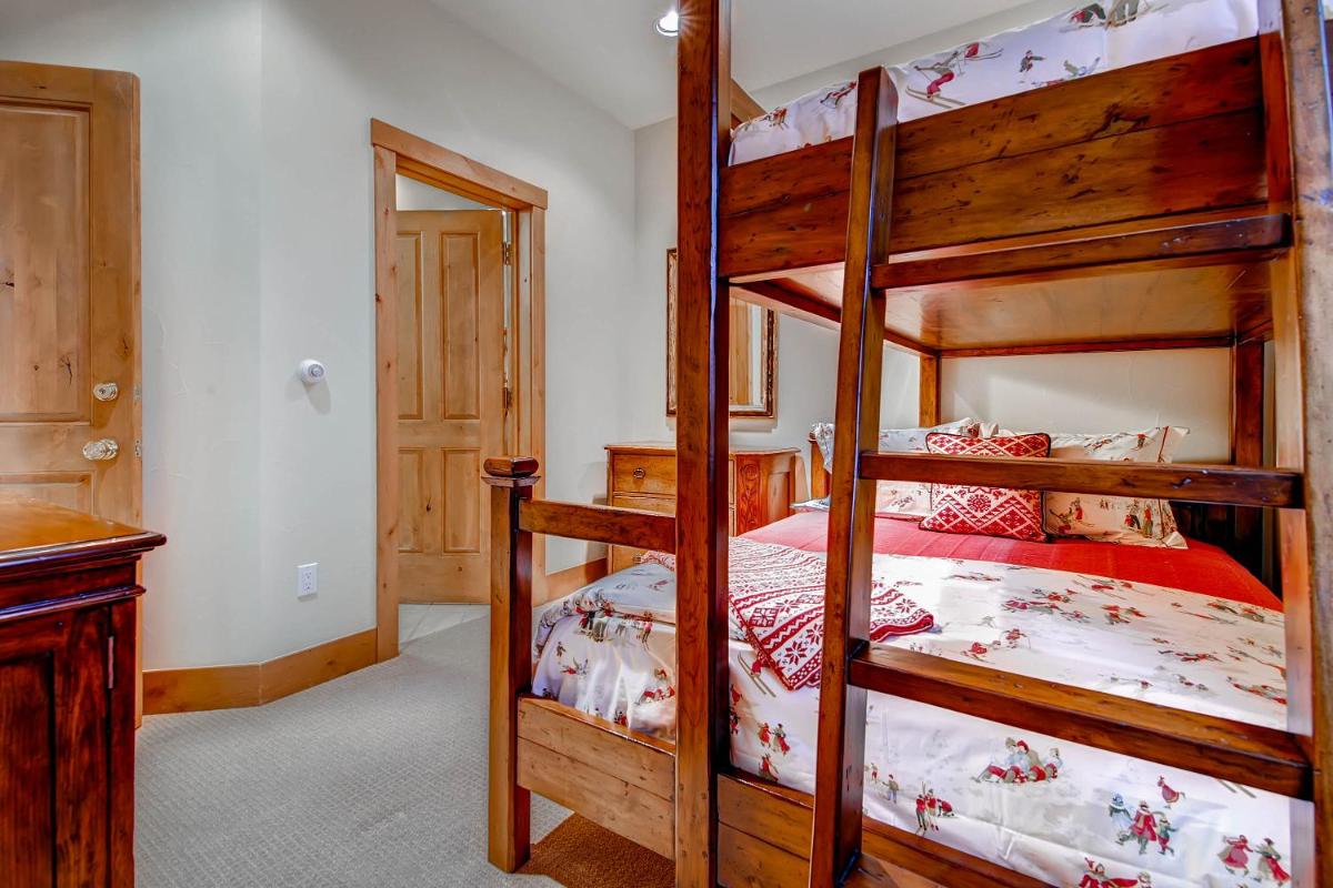 Villa Montane by East West Hospitality