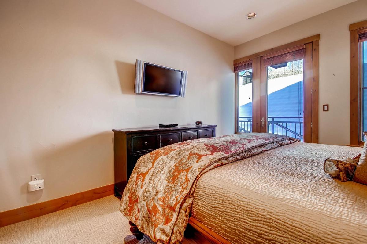 Villa Montane by East West Hospitality