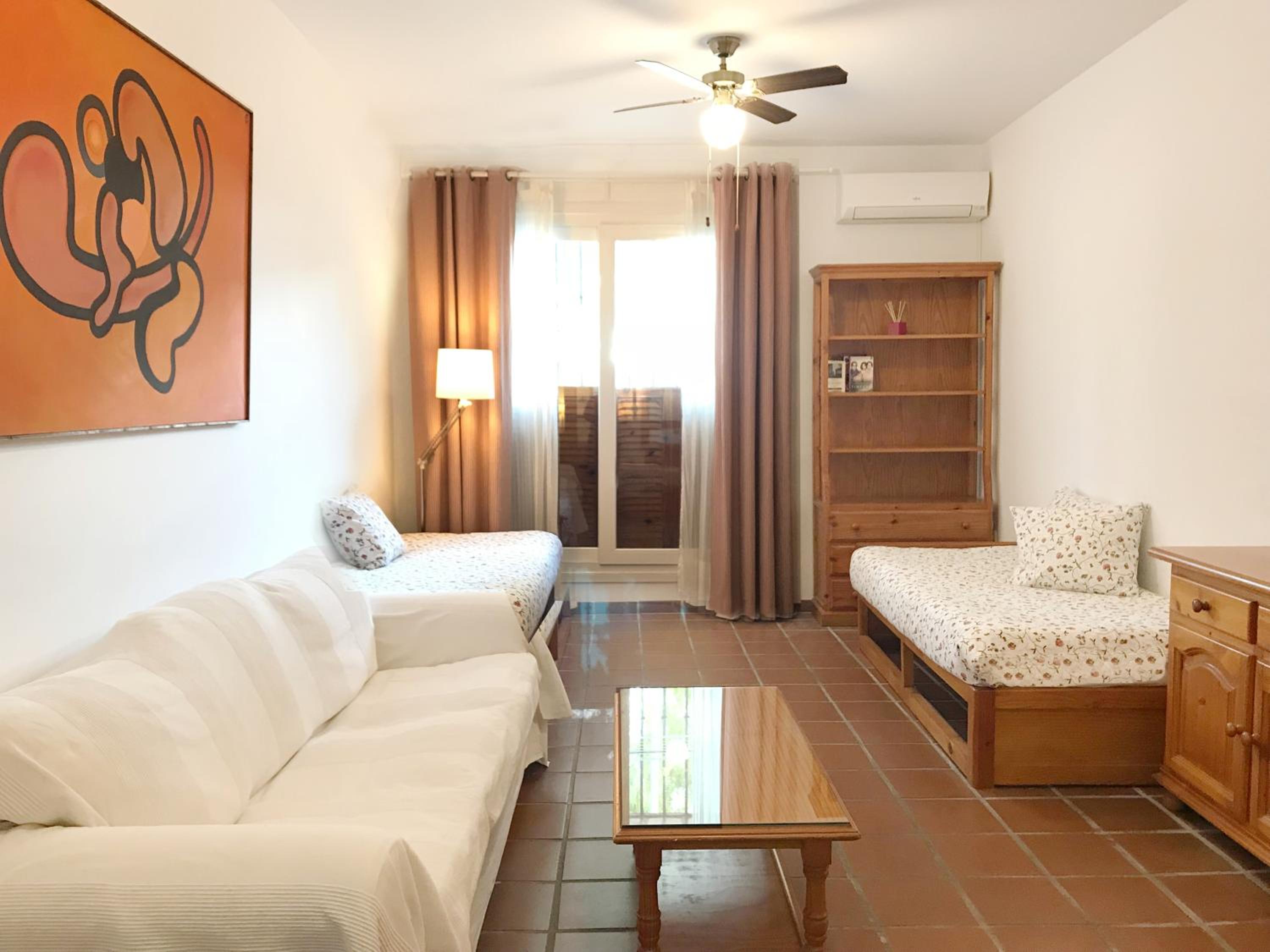 Apartamentos Turísticos La Mundial