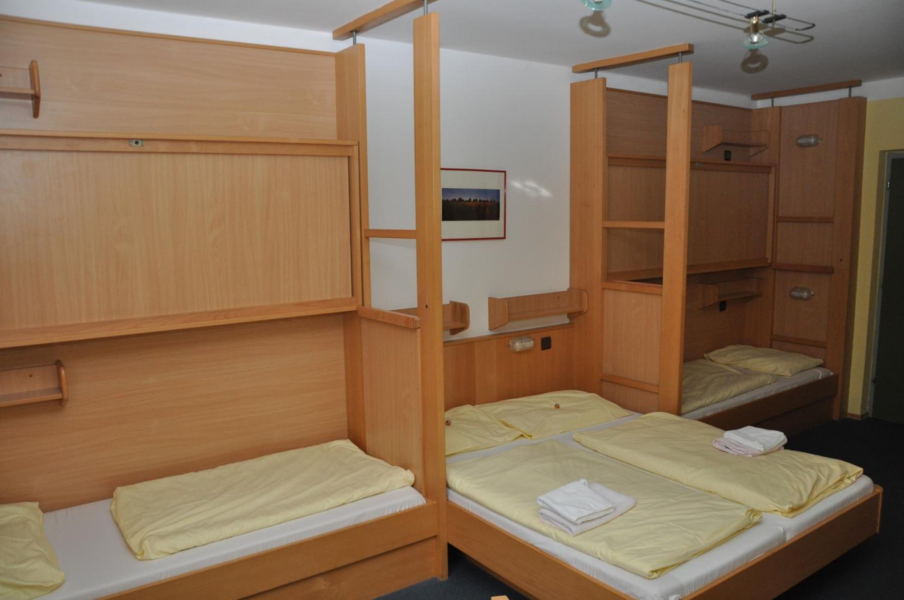 Eduard-Heinrich-Haus, Hostel