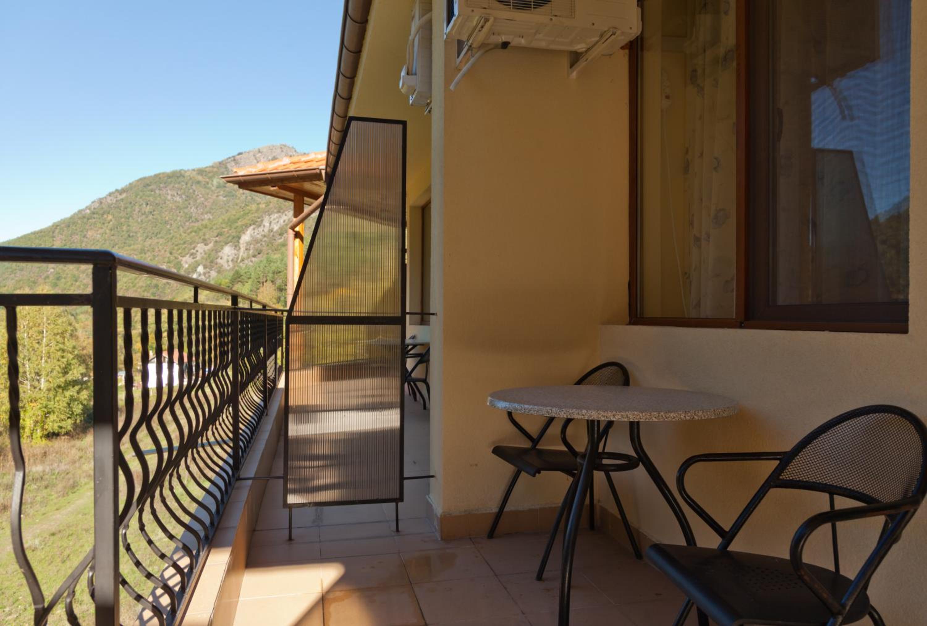 balcony