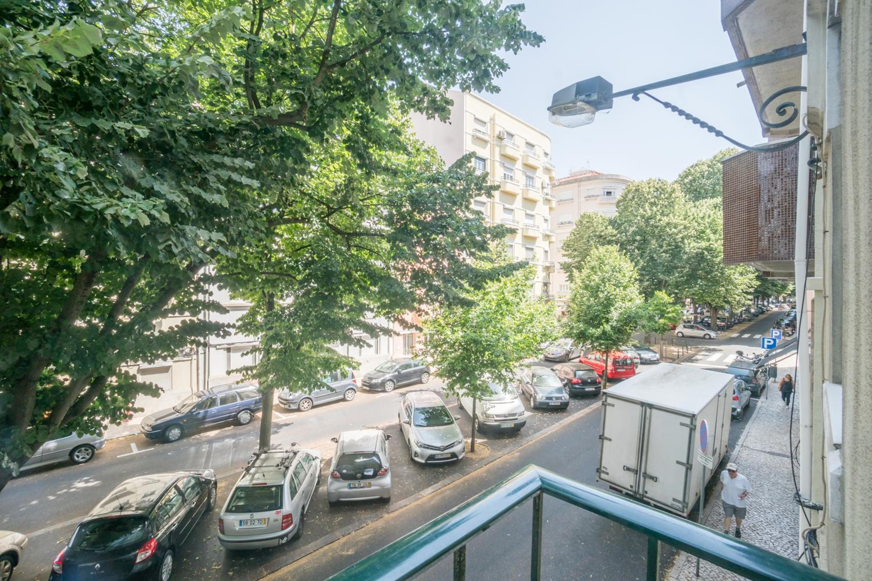 Campo Pequeno 3bdr Apartment view 5
