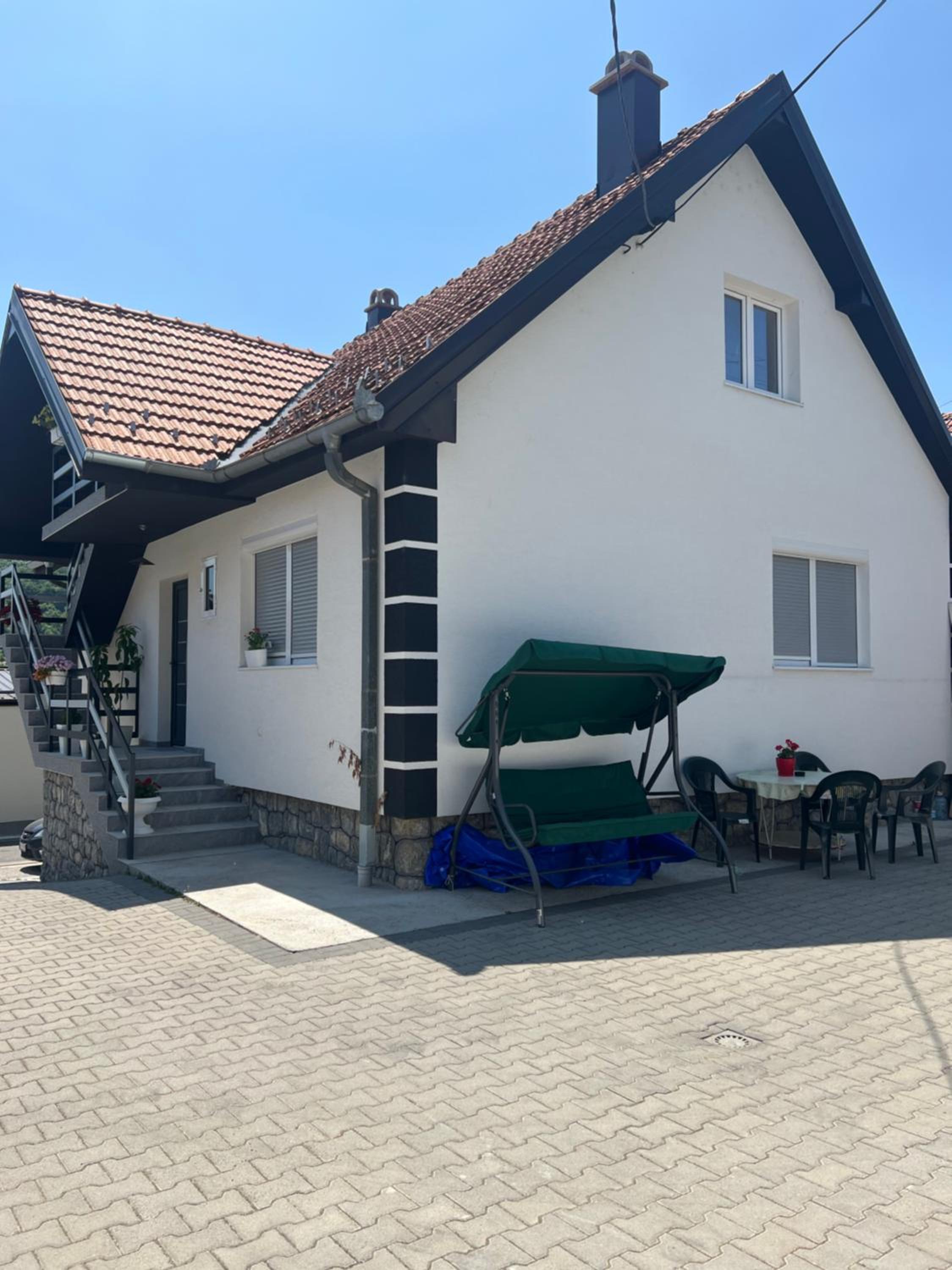 Home Nikolić