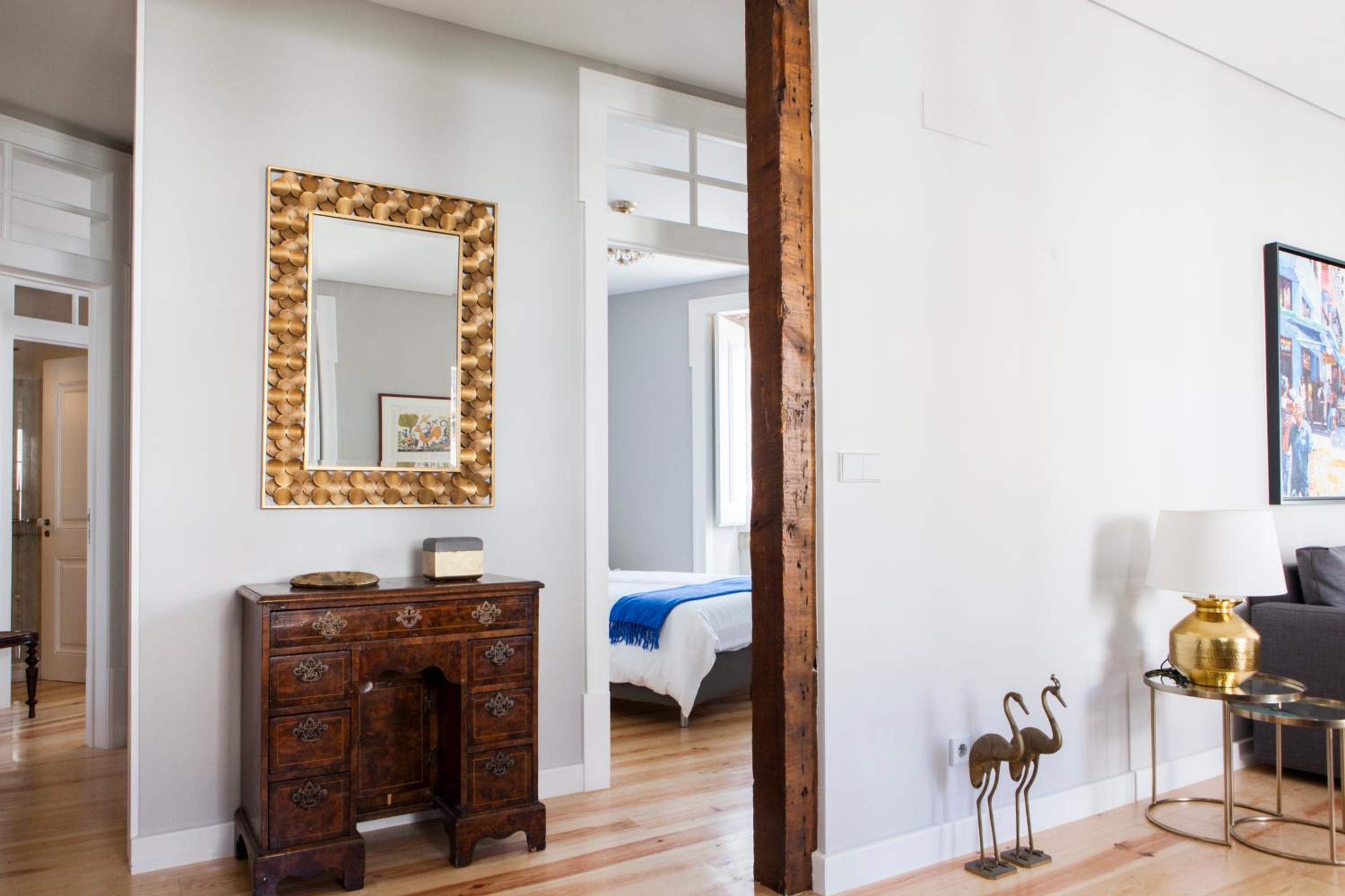 Alfama Sophisticate Flat With Balconies 2Bedrs 2Baths & AC in 19th Century Building Historic Center