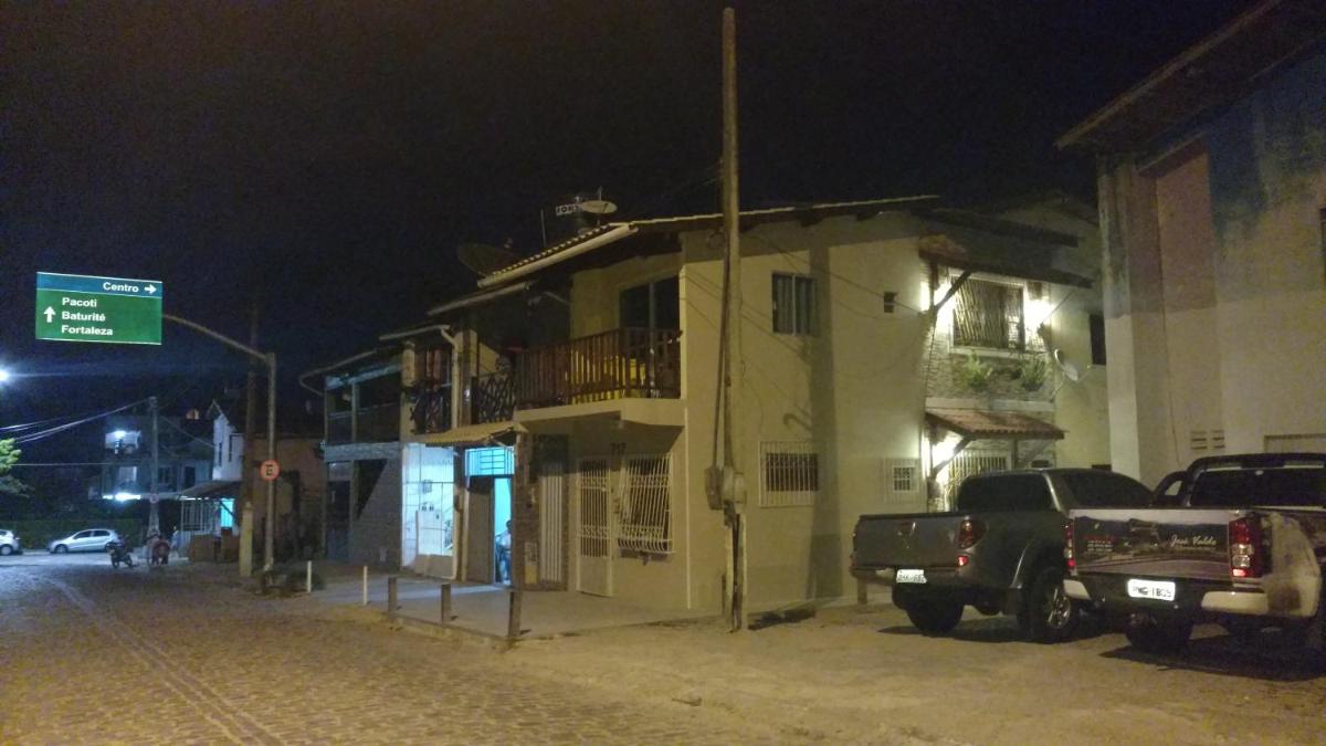 LINDO CHALÉ NO CENTRO DE GUARAMIRANGA