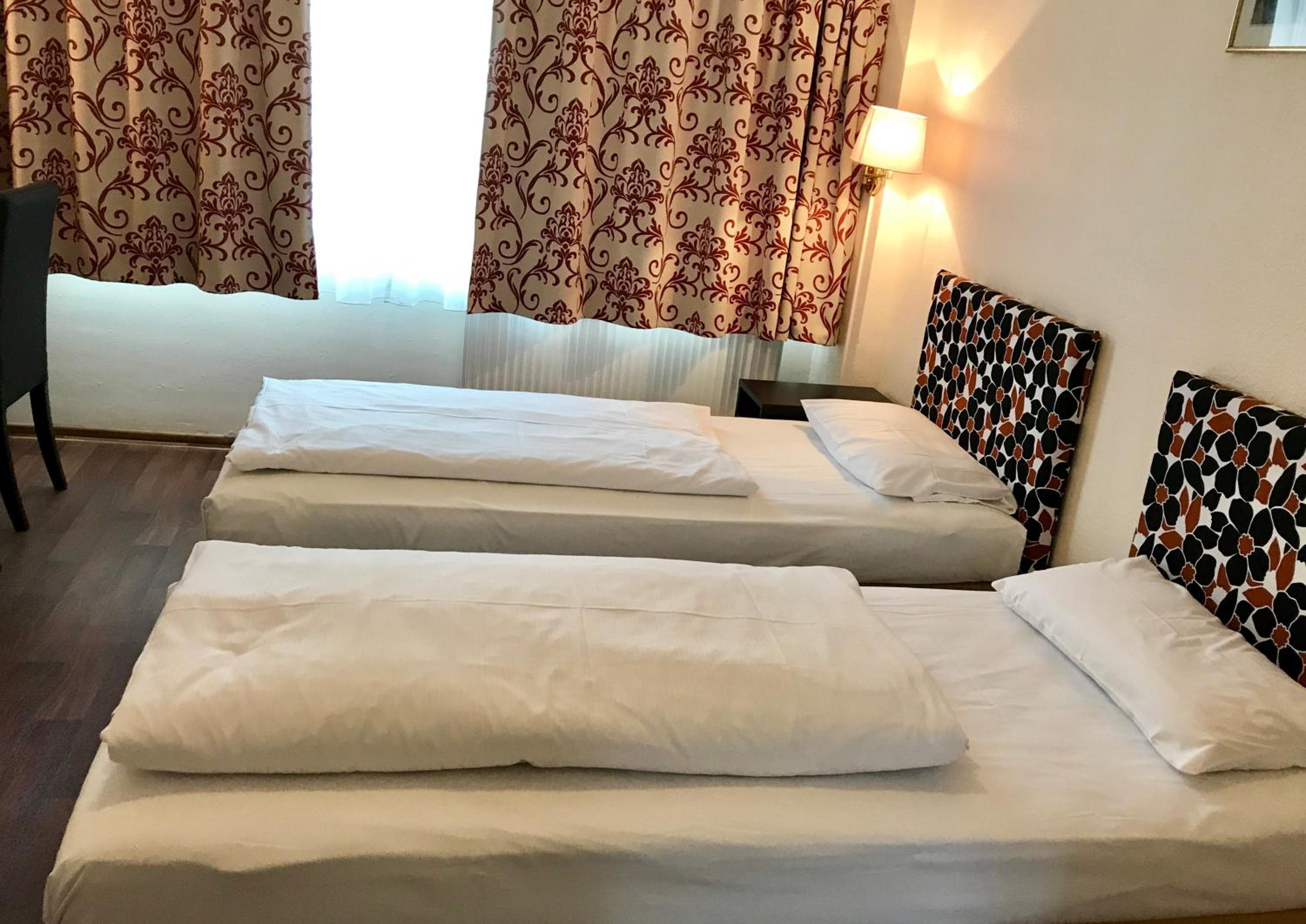 Pension Alpha - Frankfurt City Central Station - Property Image 16