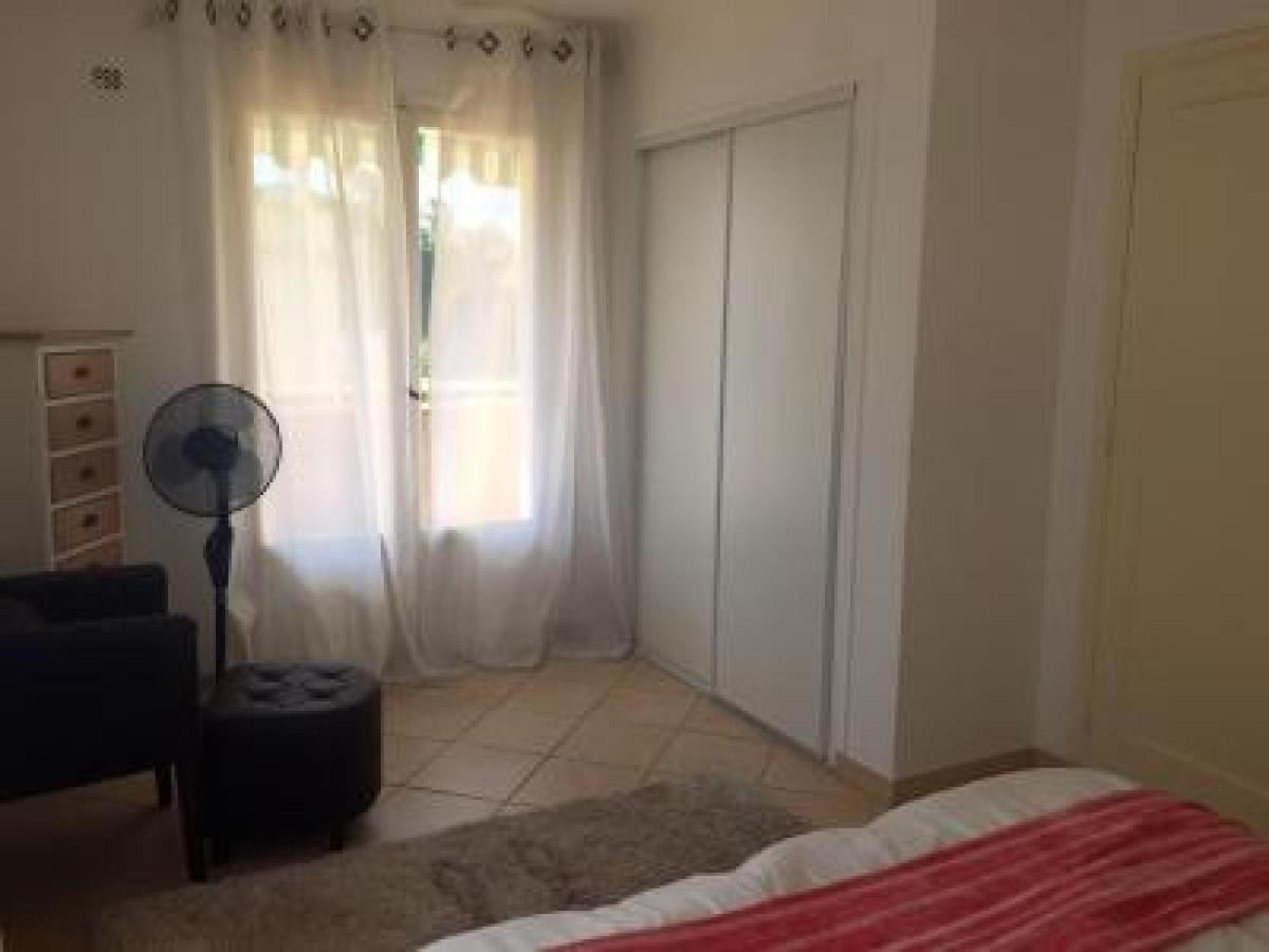 Pleasant 2 Bed Apartment in the calm Palm Beach area of Cannes with beaches nearby on all sides 1525 view 2
