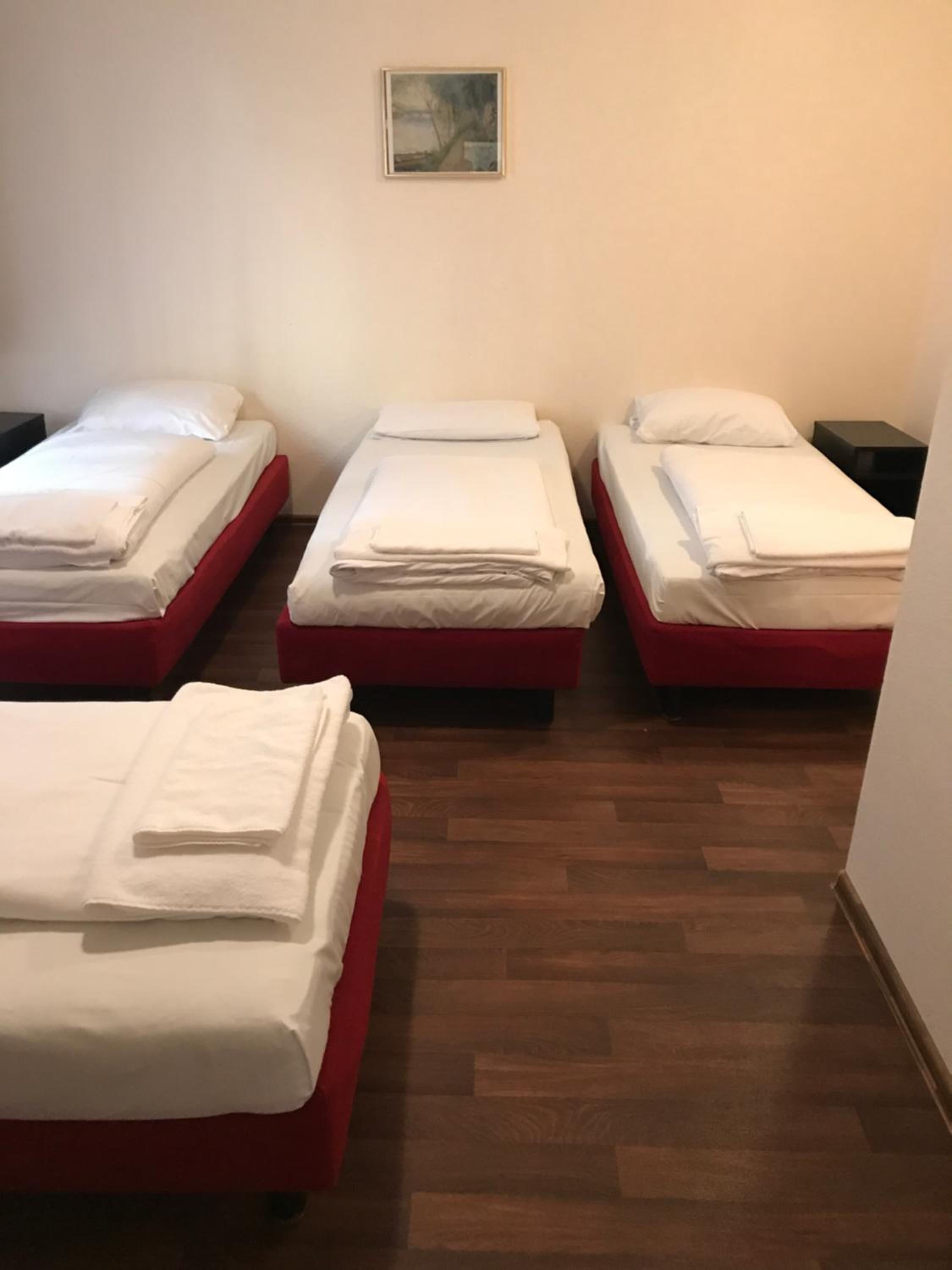 Pension Alpha - Frankfurt City Central Station - Property Image 4