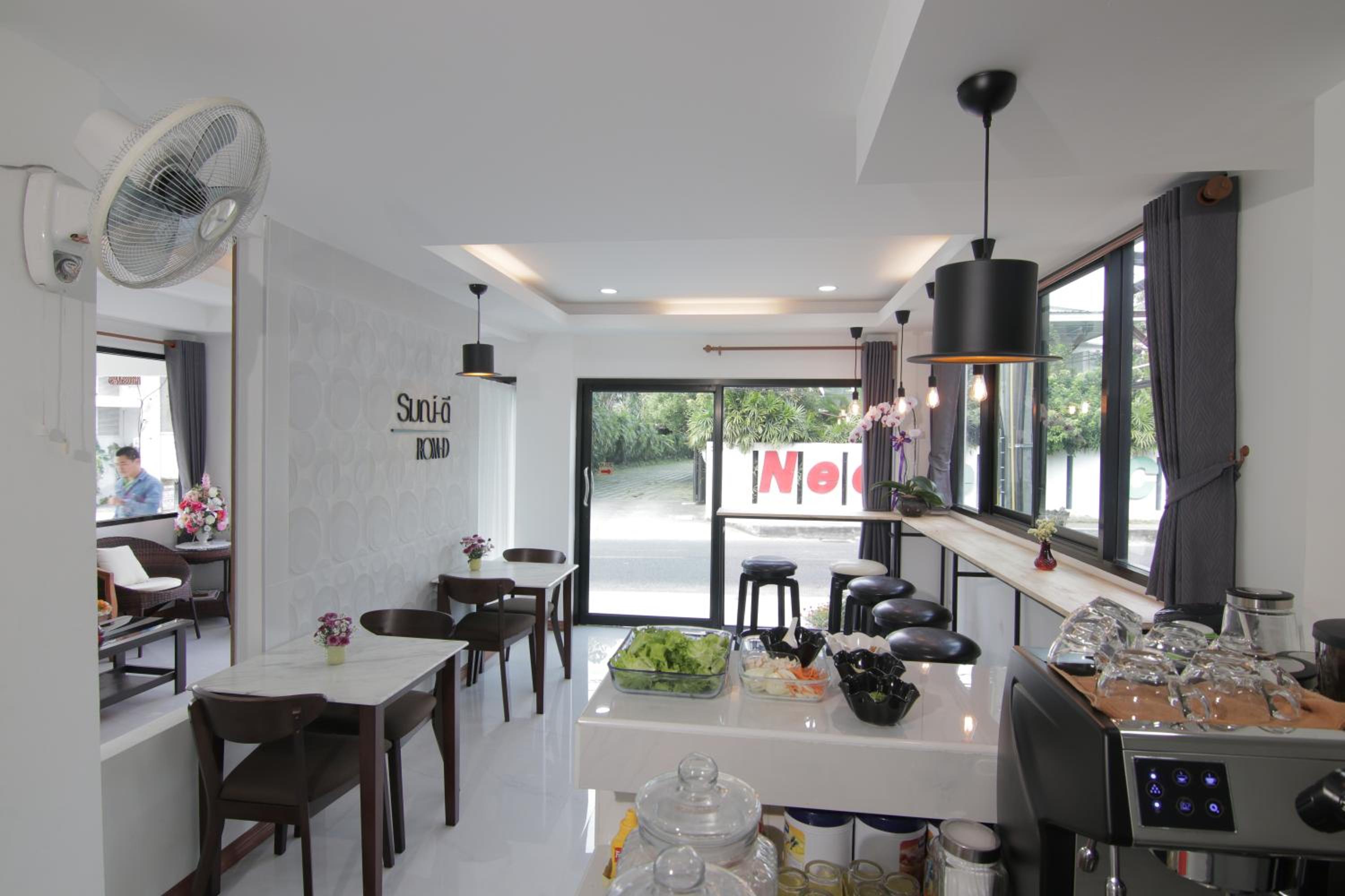 Gusto House