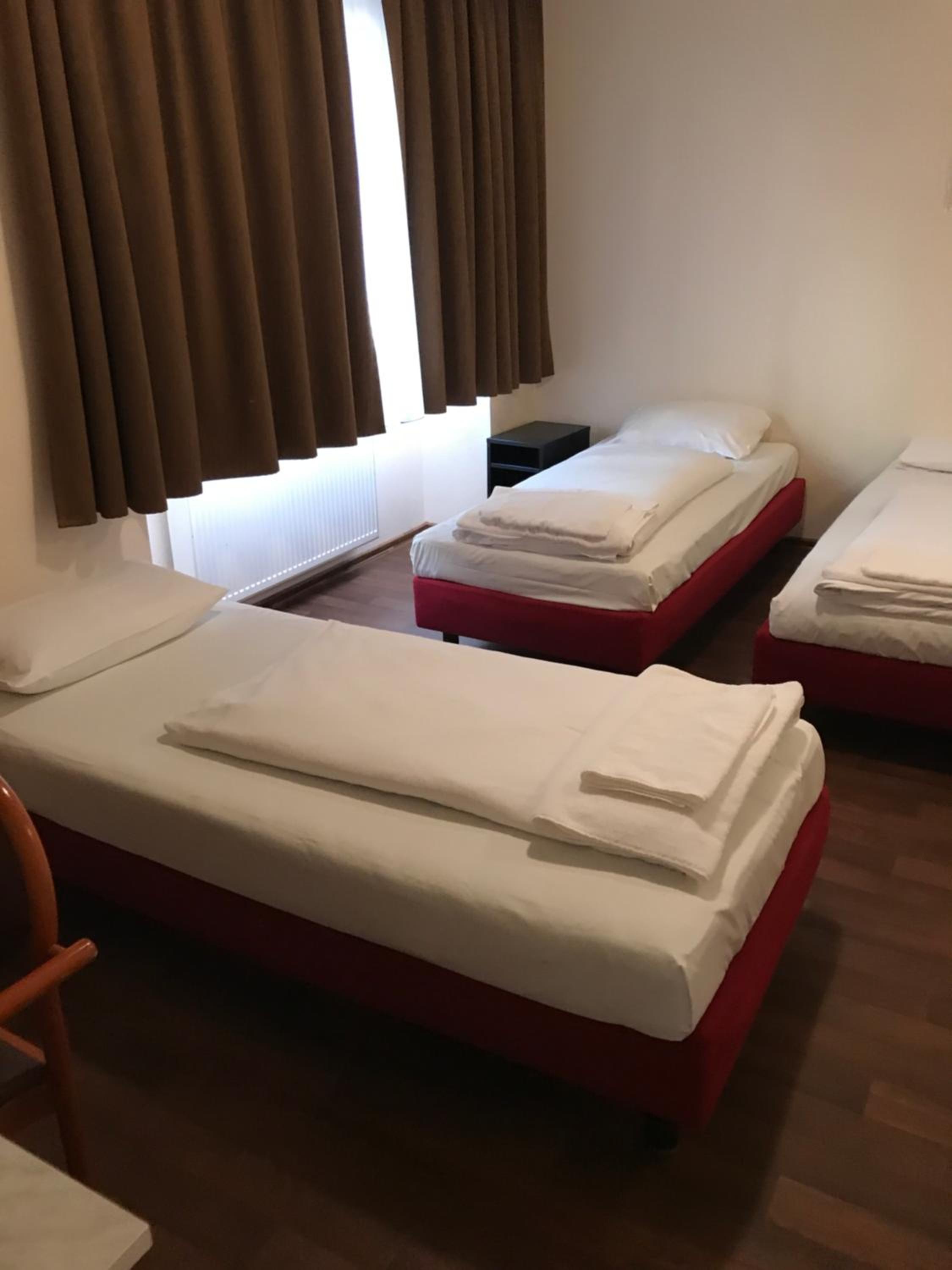 Pension Alpha - Frankfurt City Central Station - Property Image 6