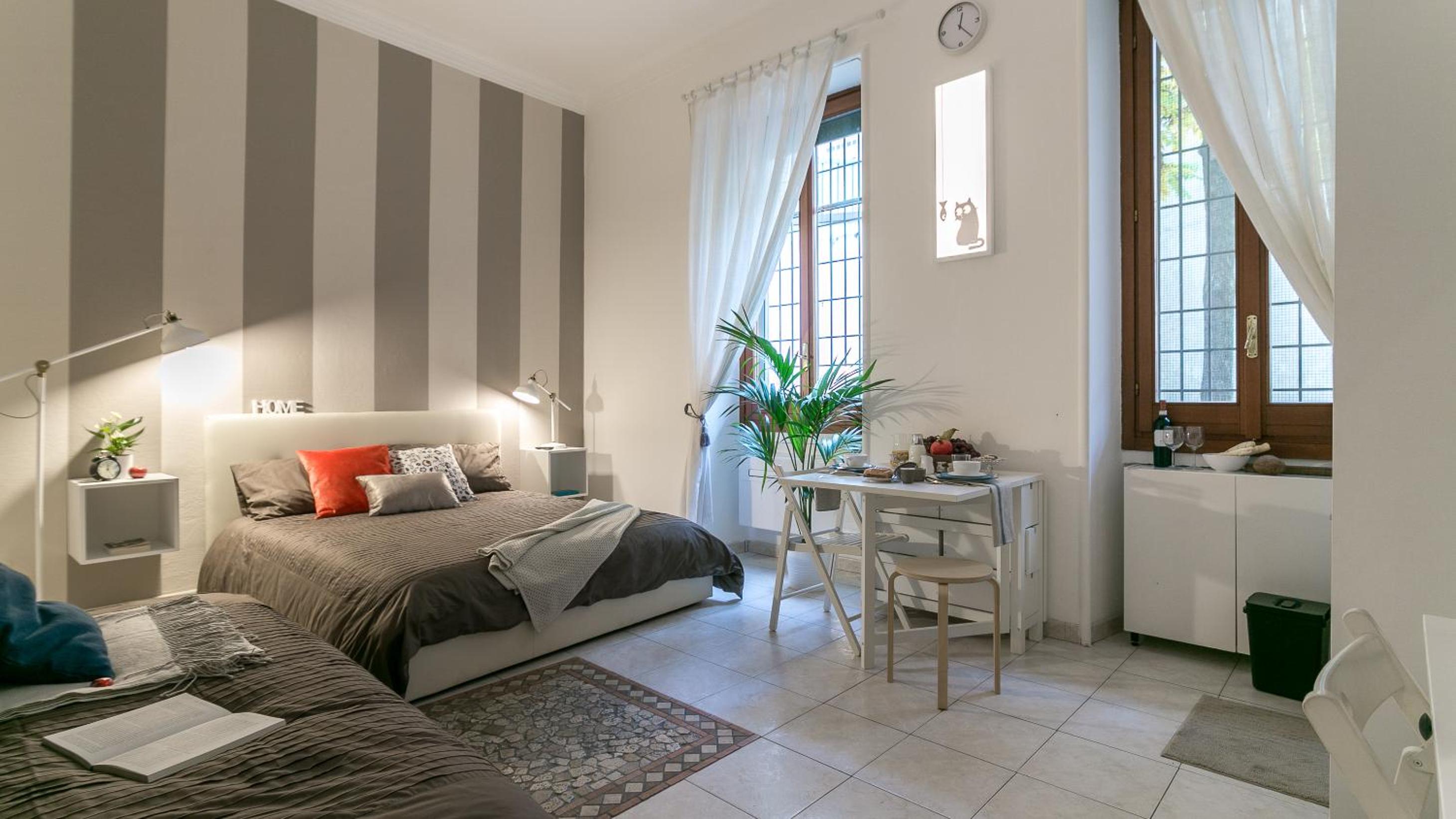 Next Stop - Central Station en Milan — hotel room