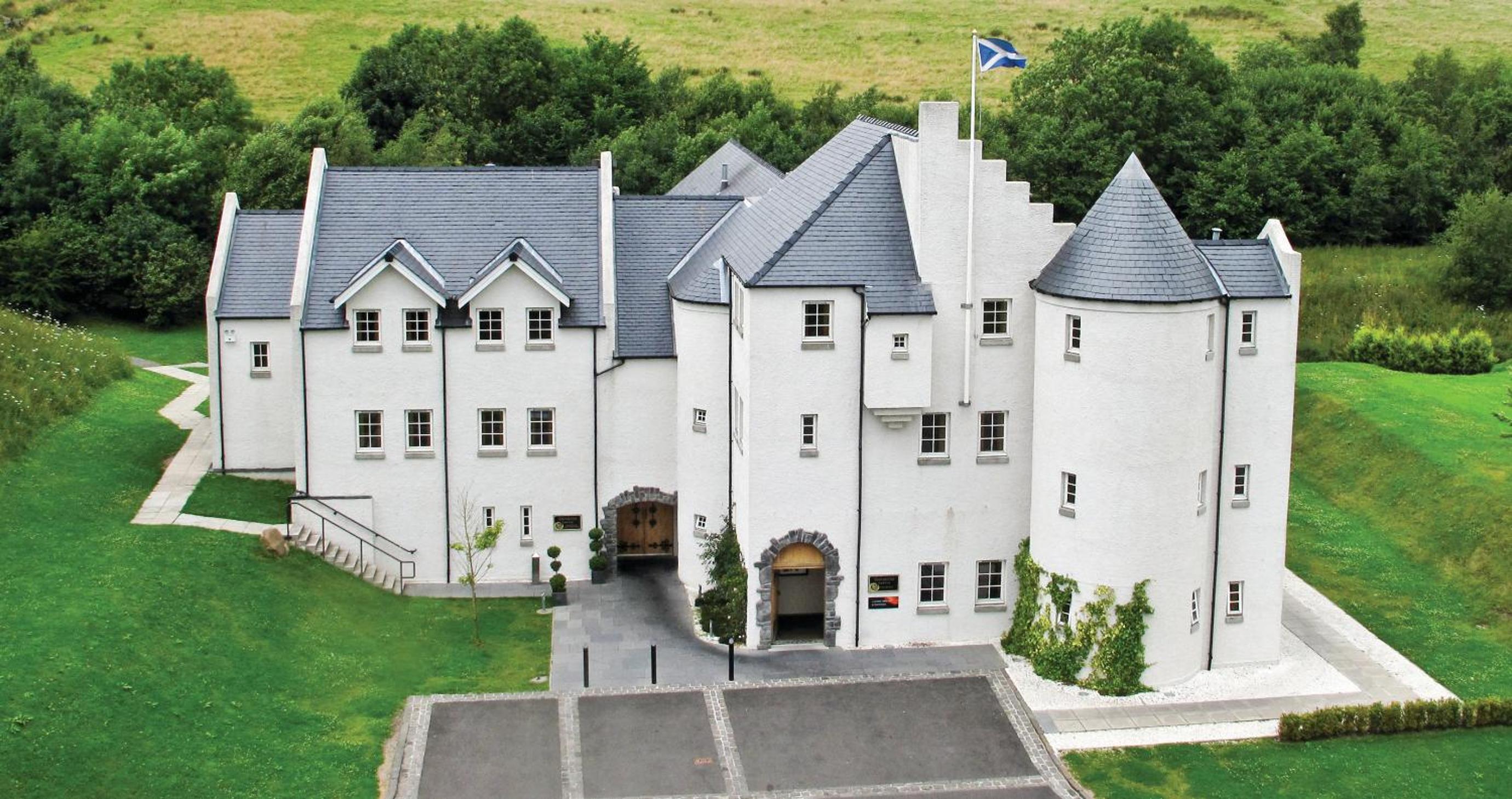Hotel Glenskirlie Castle Hotel - Image 1
