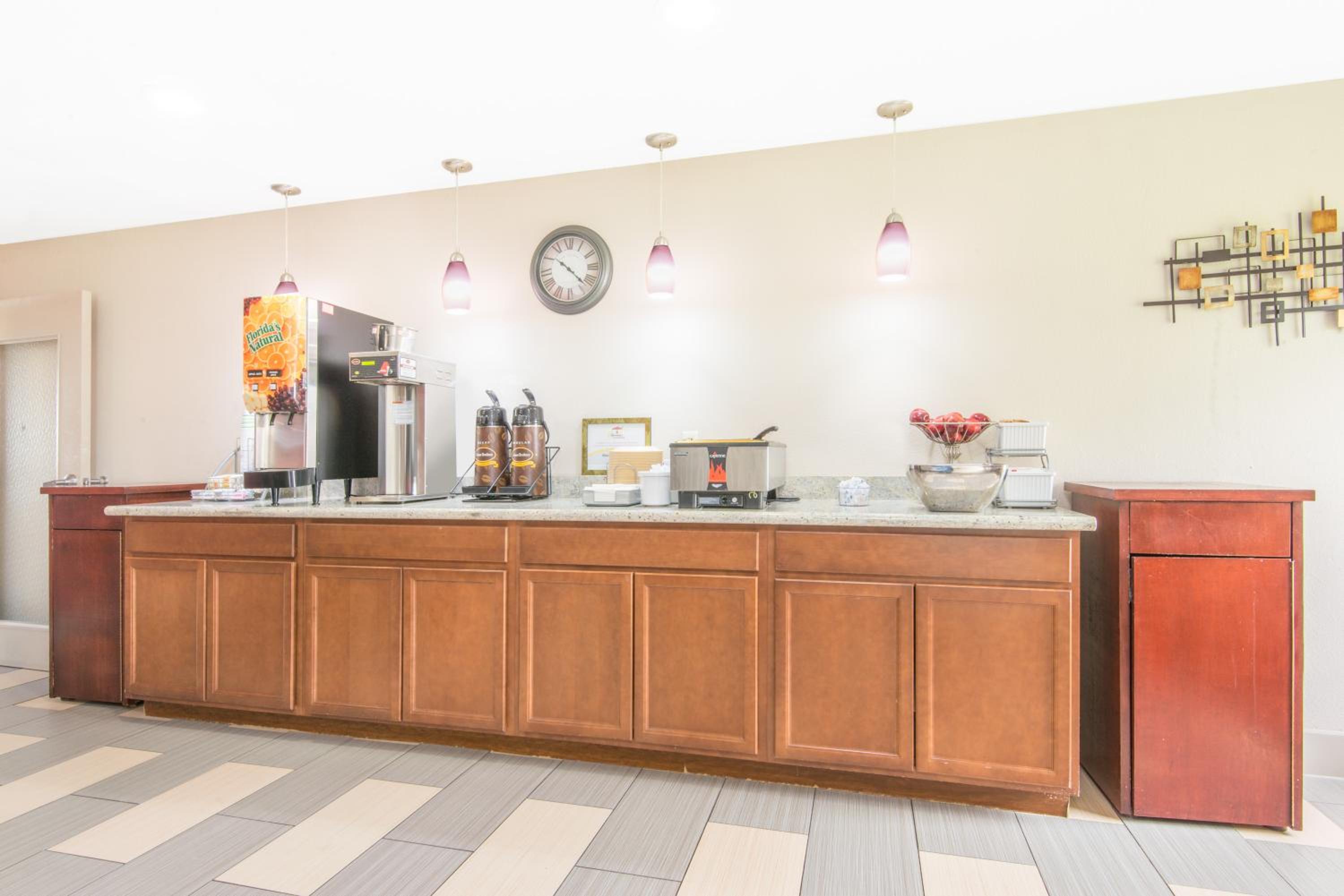 Super 8 by Wyndham Wichita South, Photo 17