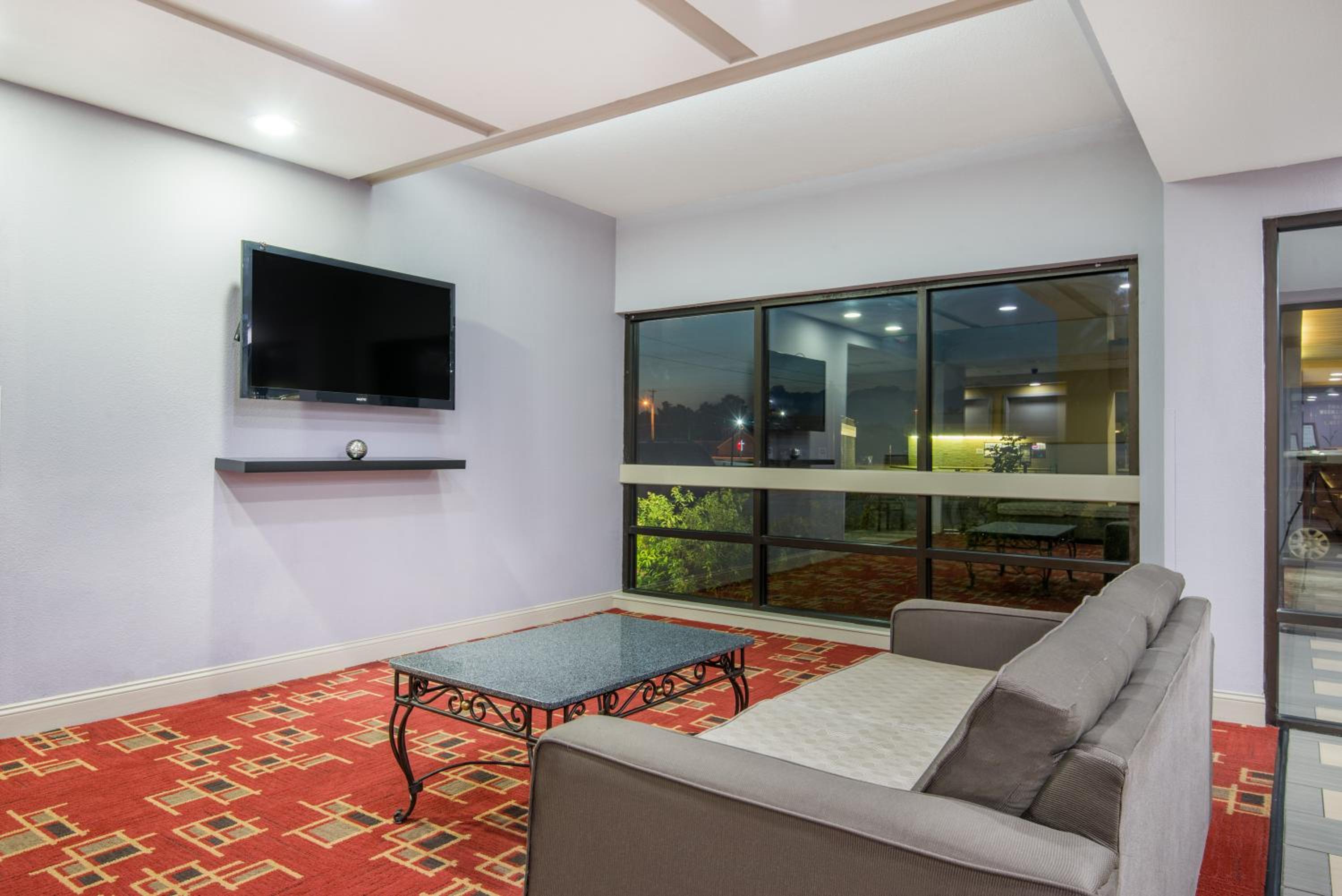 Super 8 by Wyndham Wichita South, Photo 13