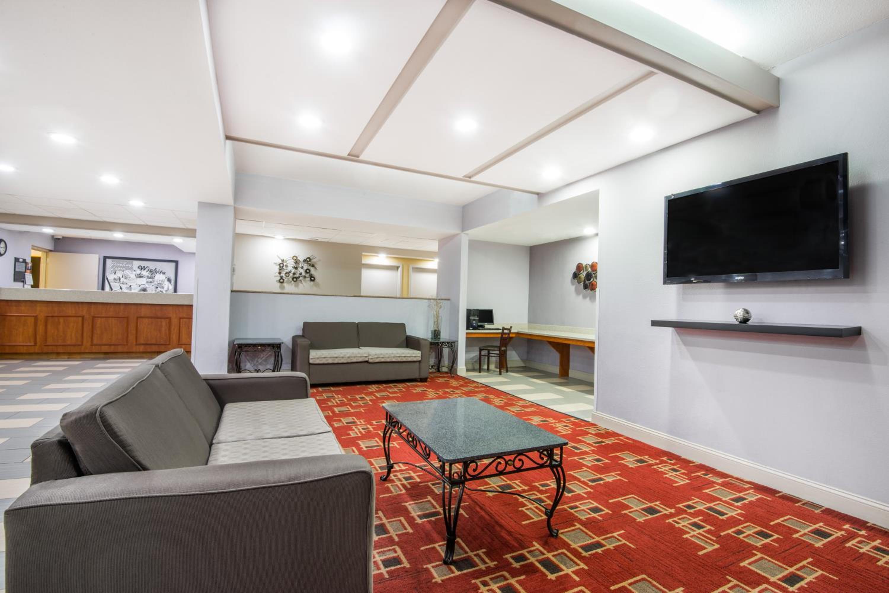 Super 8 by Wyndham Wichita South, Photo 26
