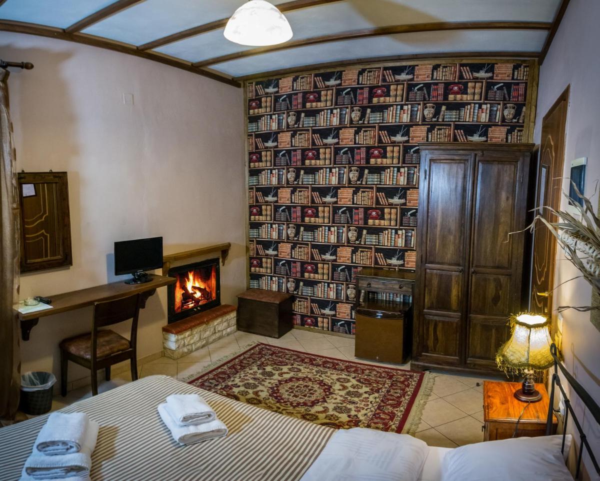 Guesthouse at Tzakia view 2