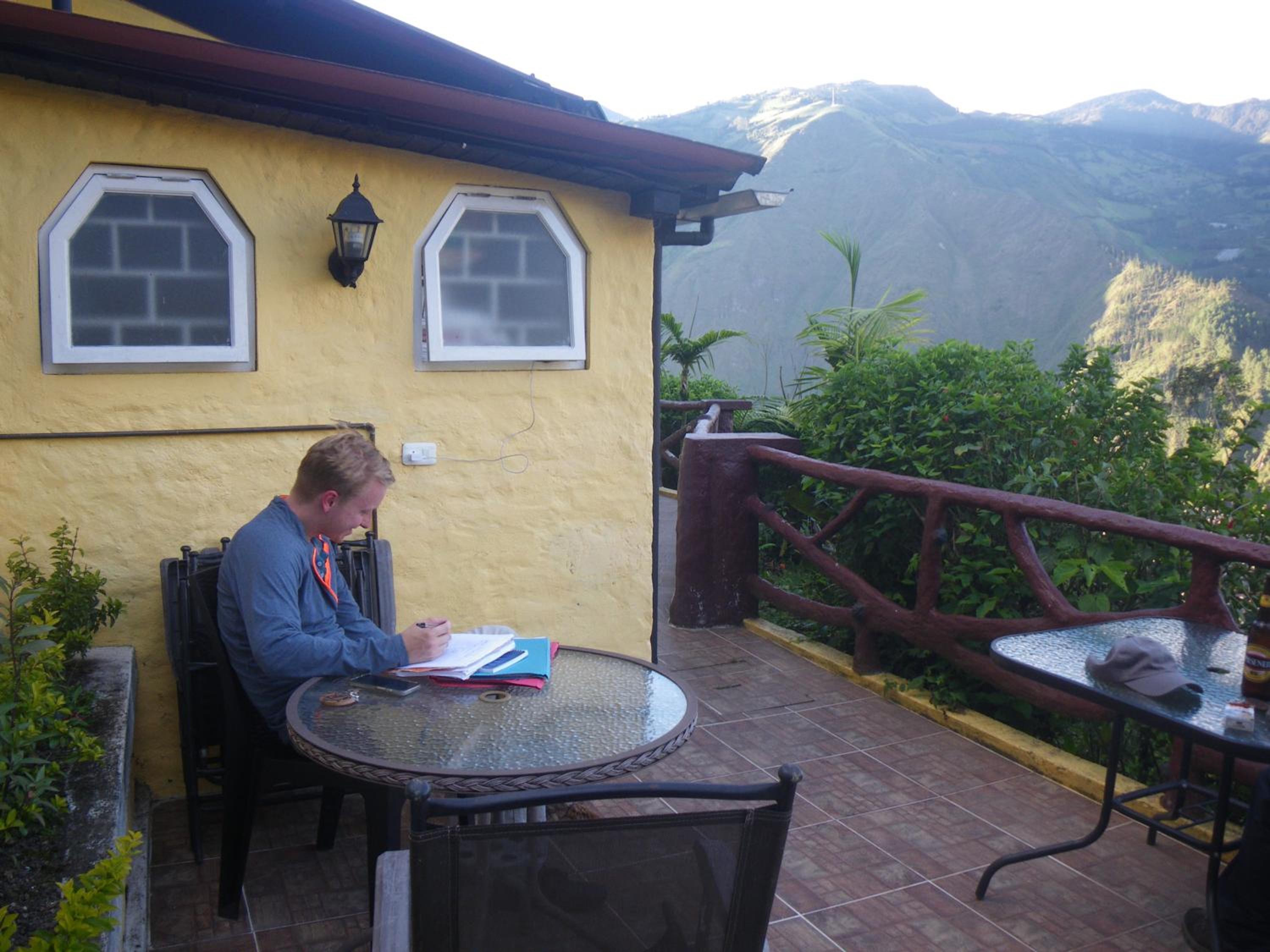 La Casa Amarilla