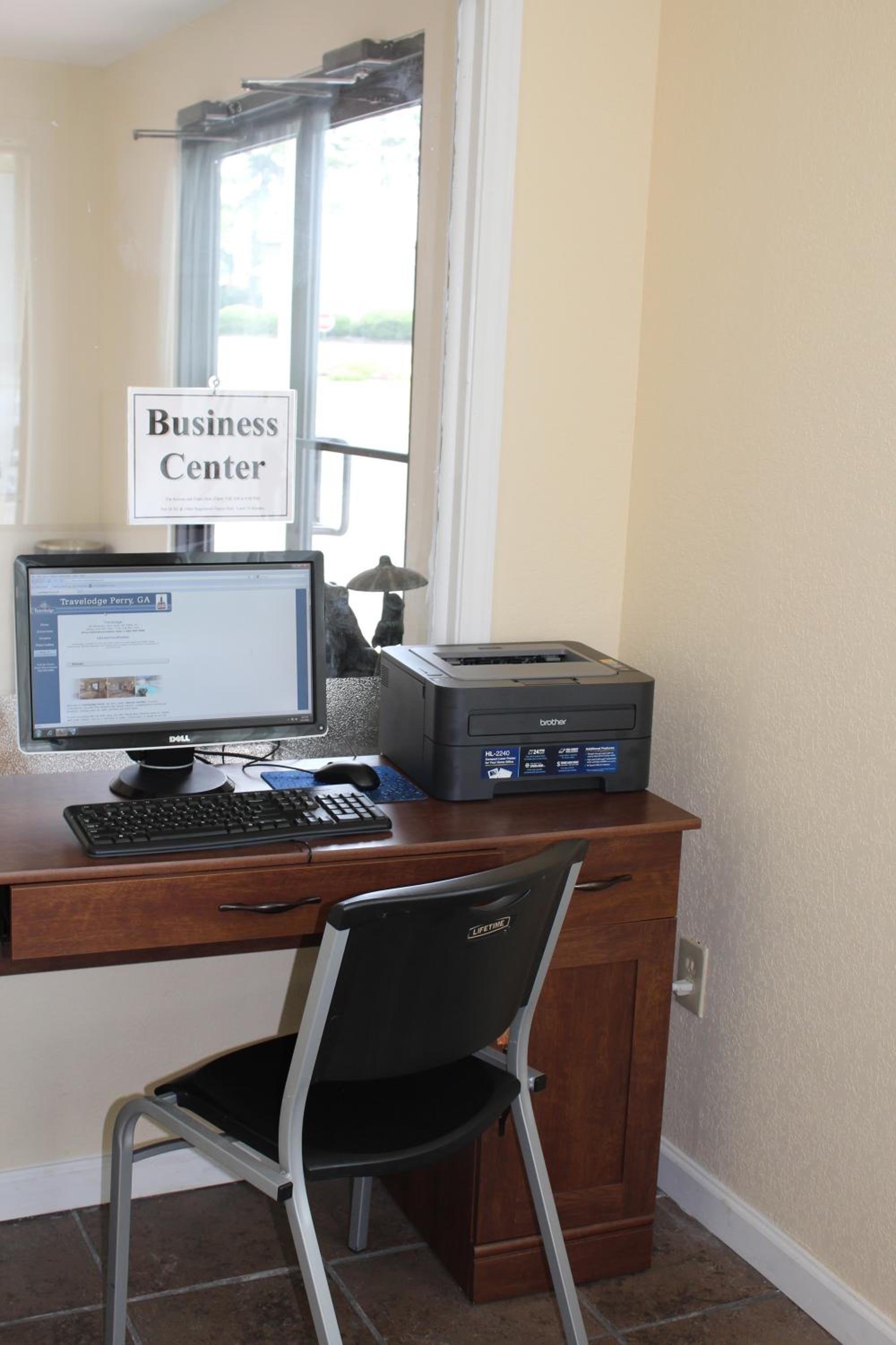 Travelodge by Wyndham Perry National Fairgrounds Area I-75 view 5