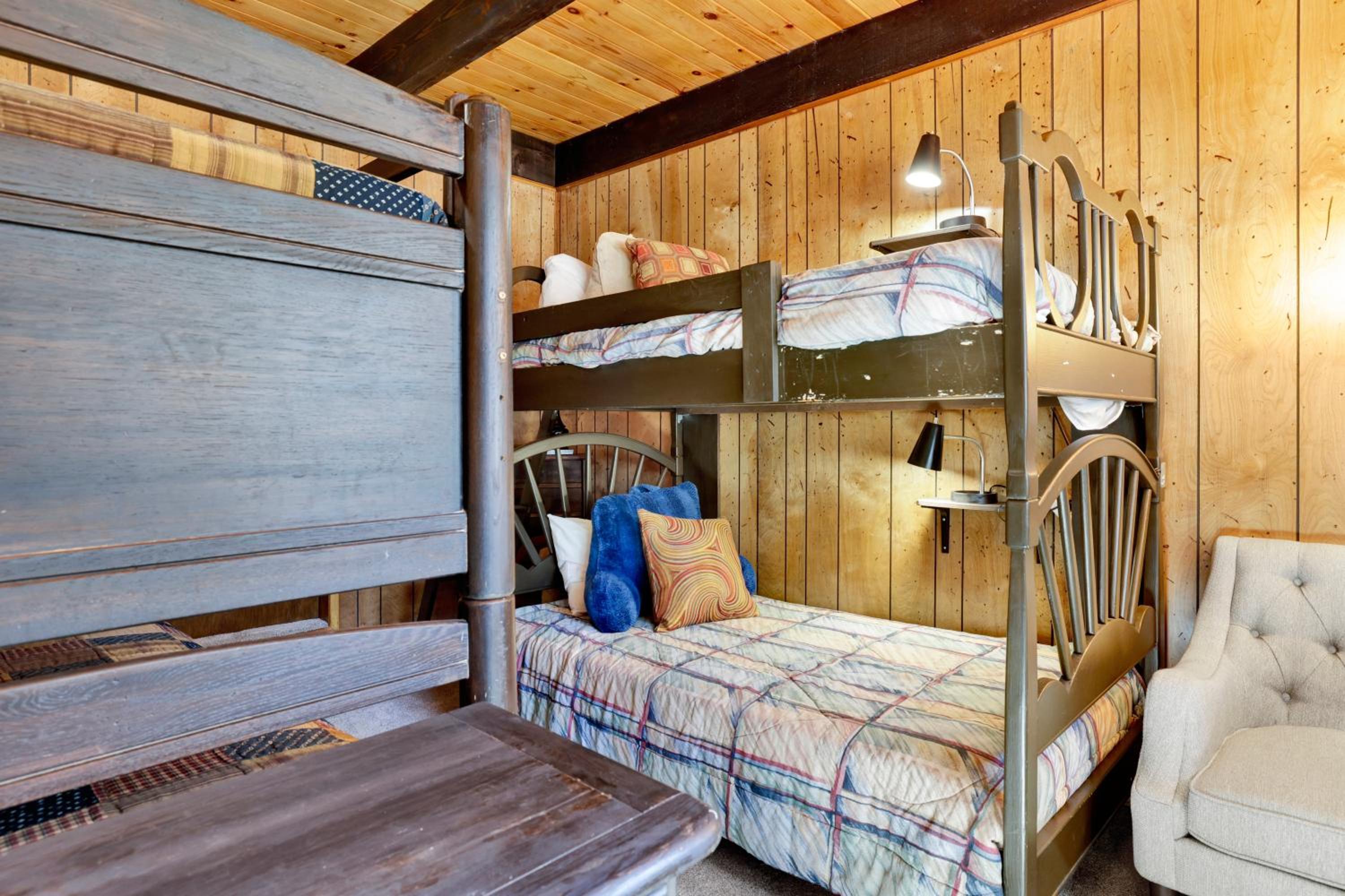 Rustic retreat #2419