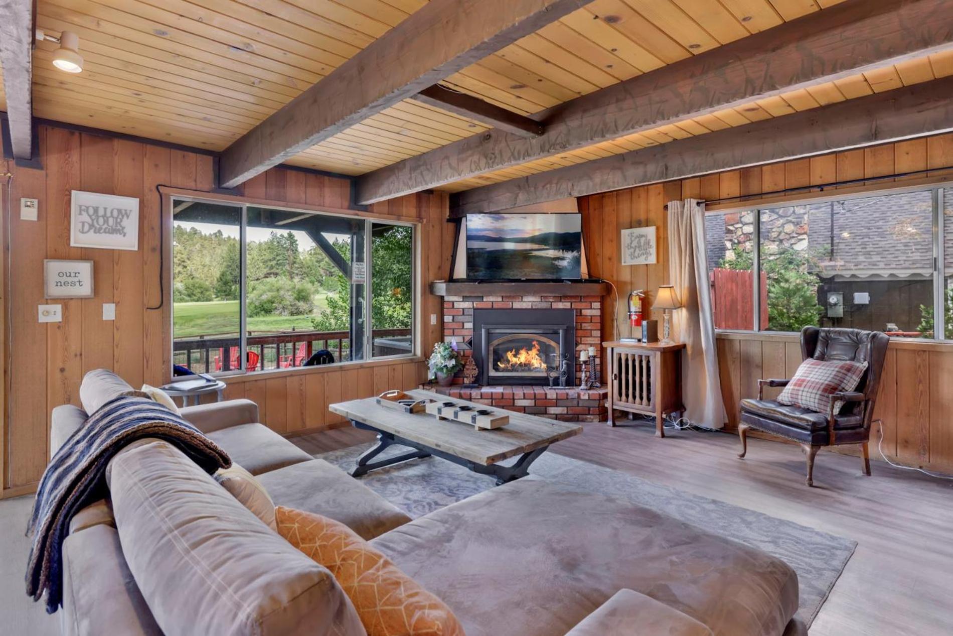 Bear cabin #1976