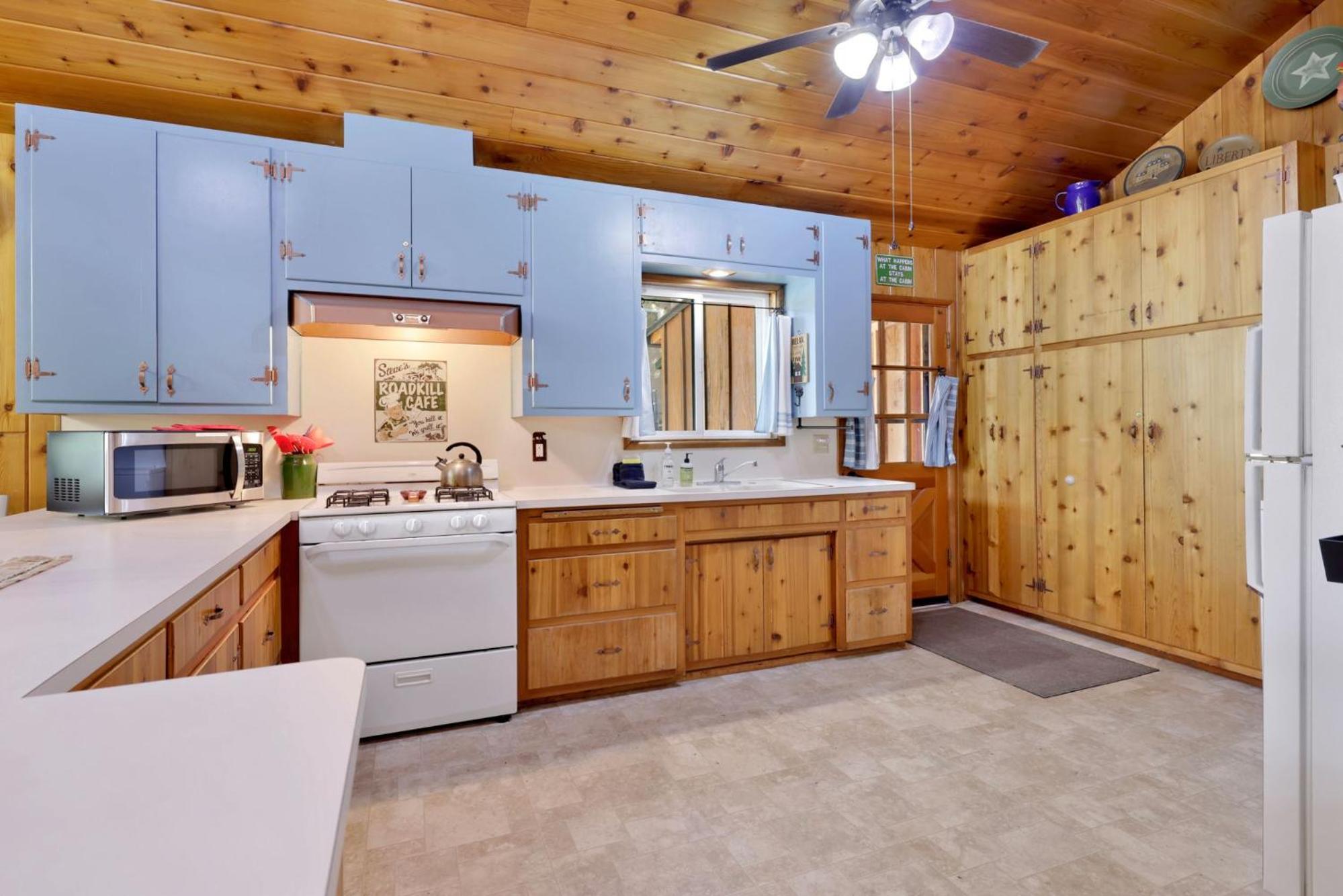 Bear cub cabin #2069