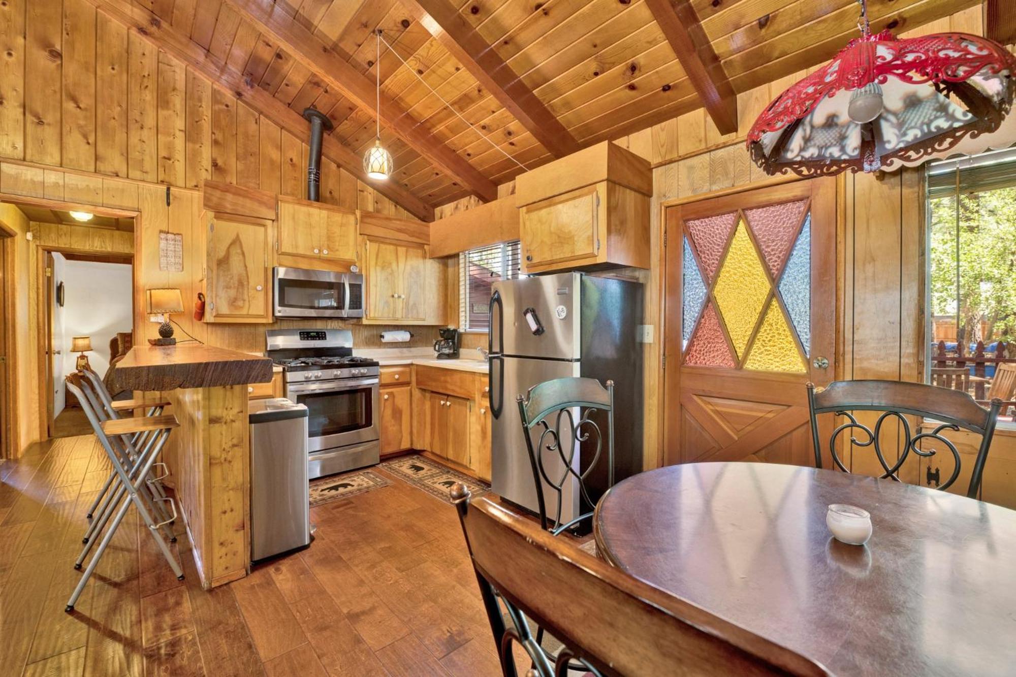 Pine cone cottage #2191