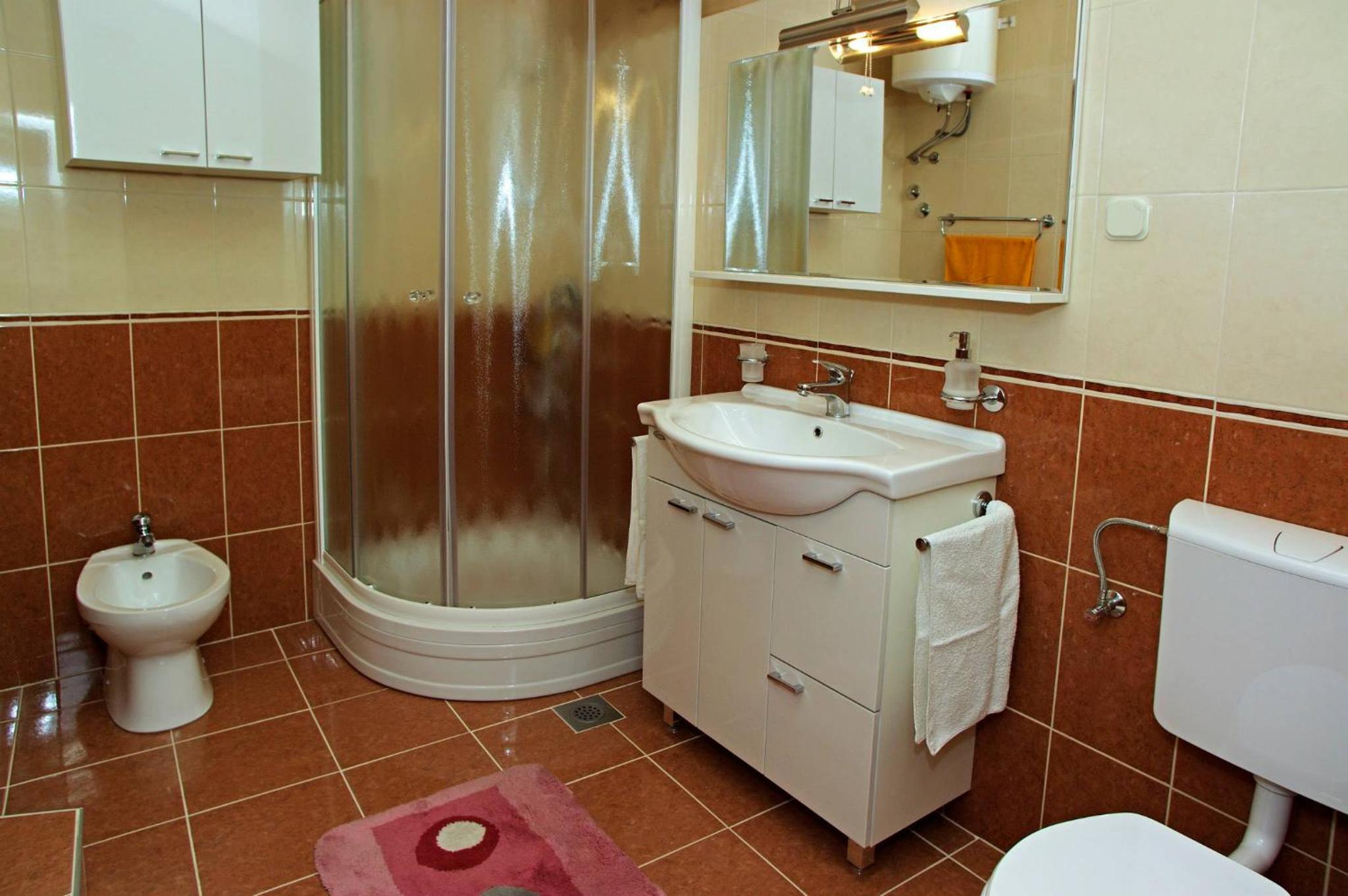 Apartment Menego A2 BOL-CENTER, Croatia