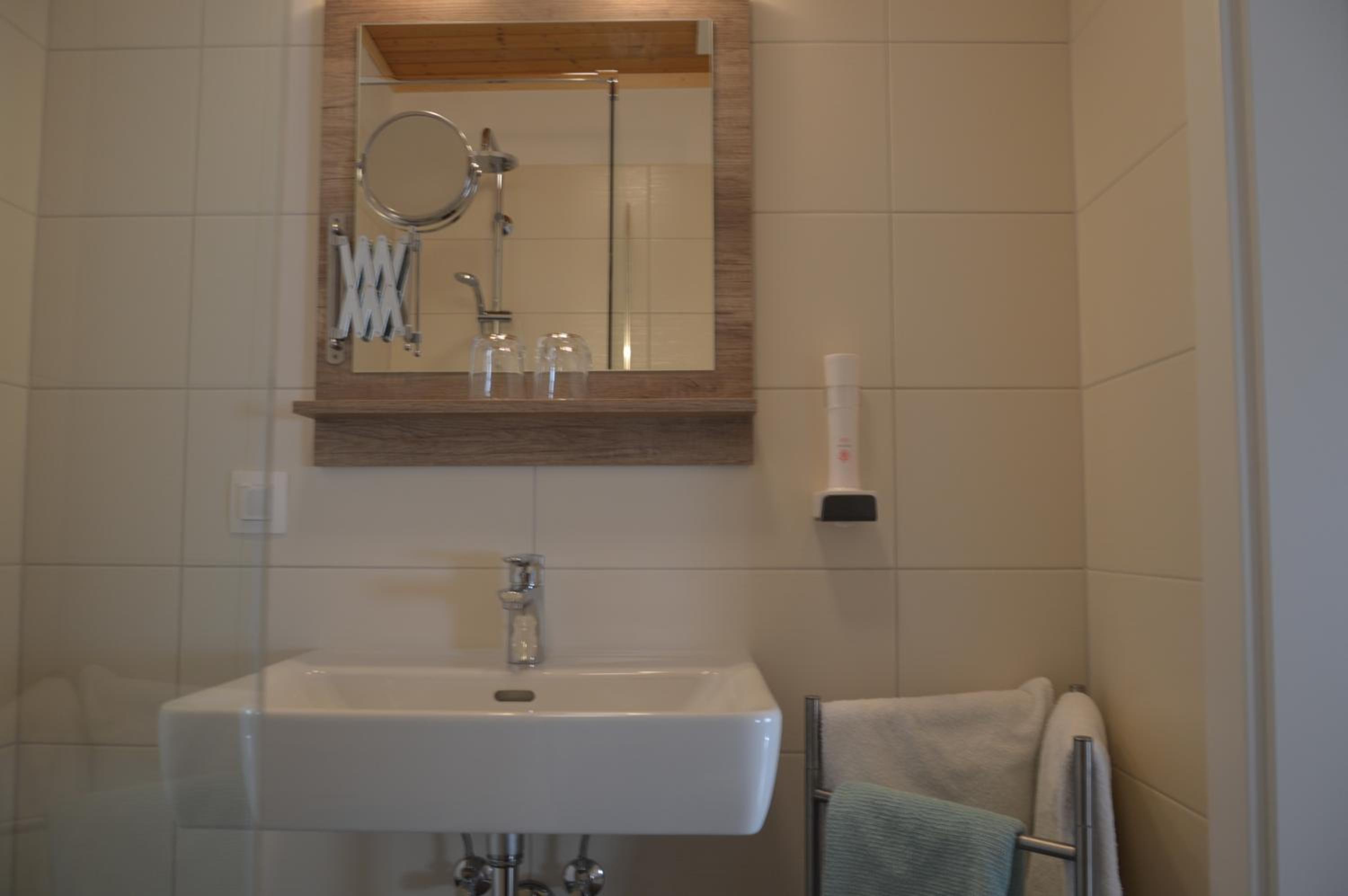 B&B Leonhard 7