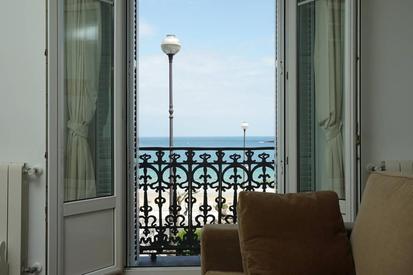 BREATHTAKING TERRACE VIEWS in luxury apartment - by www,SanSebastianApartments,es photo 3