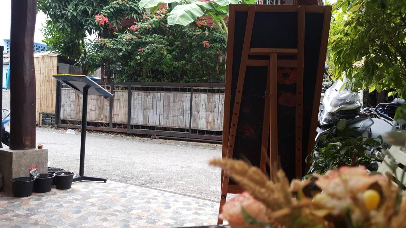 The Commonroom CNX