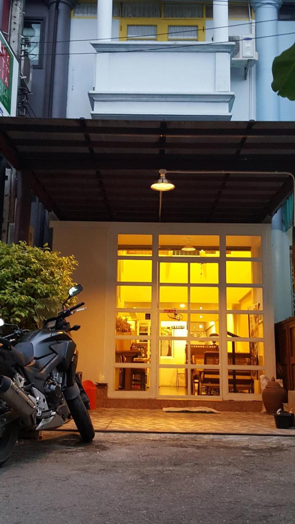 The Commonroom CNX