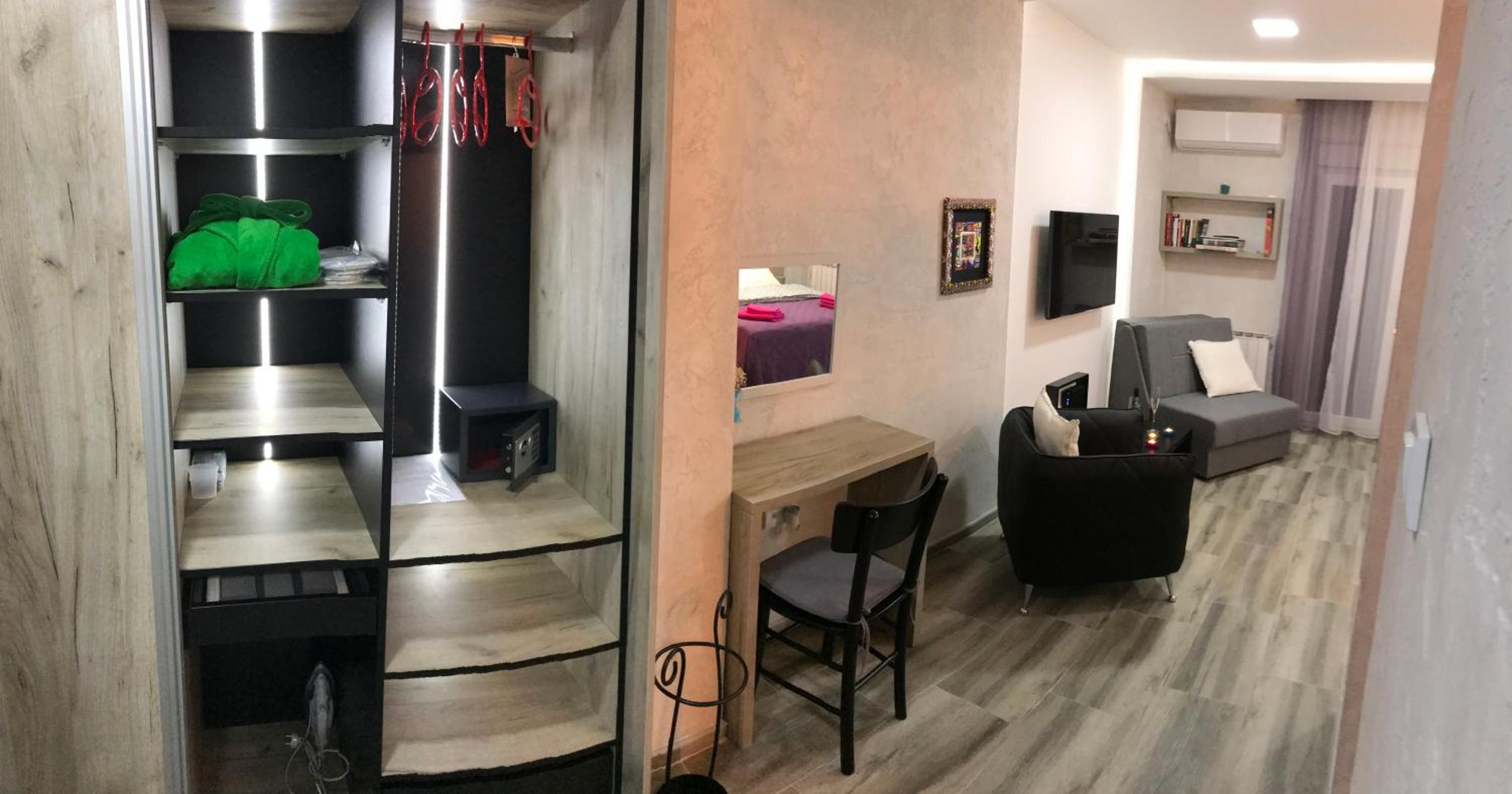 hotel room