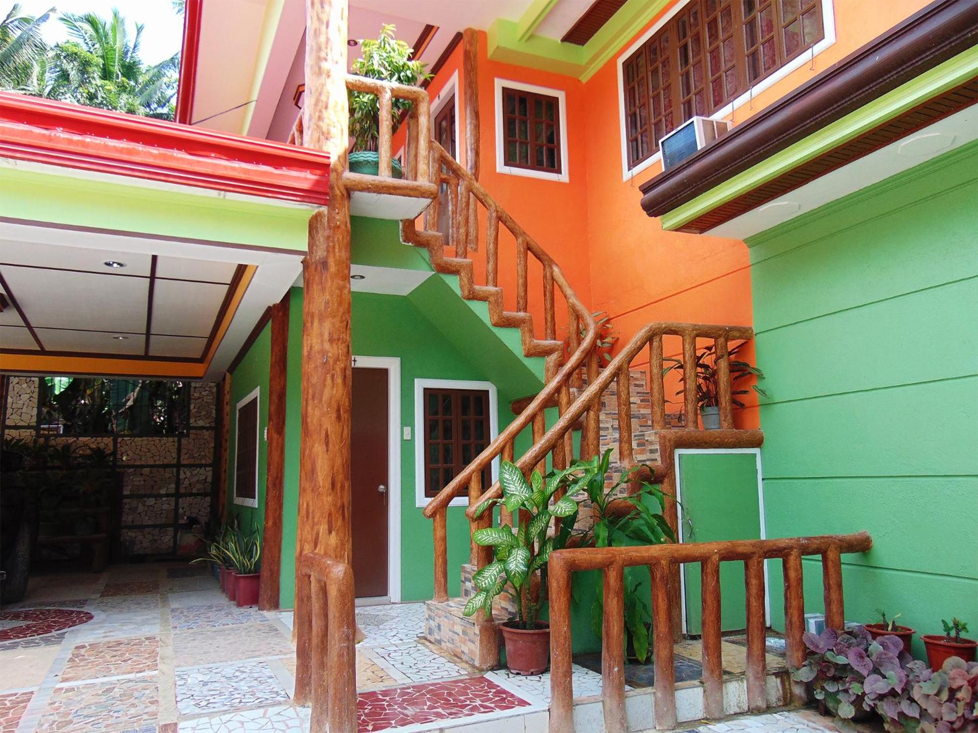 Stefanie Grace Inn
