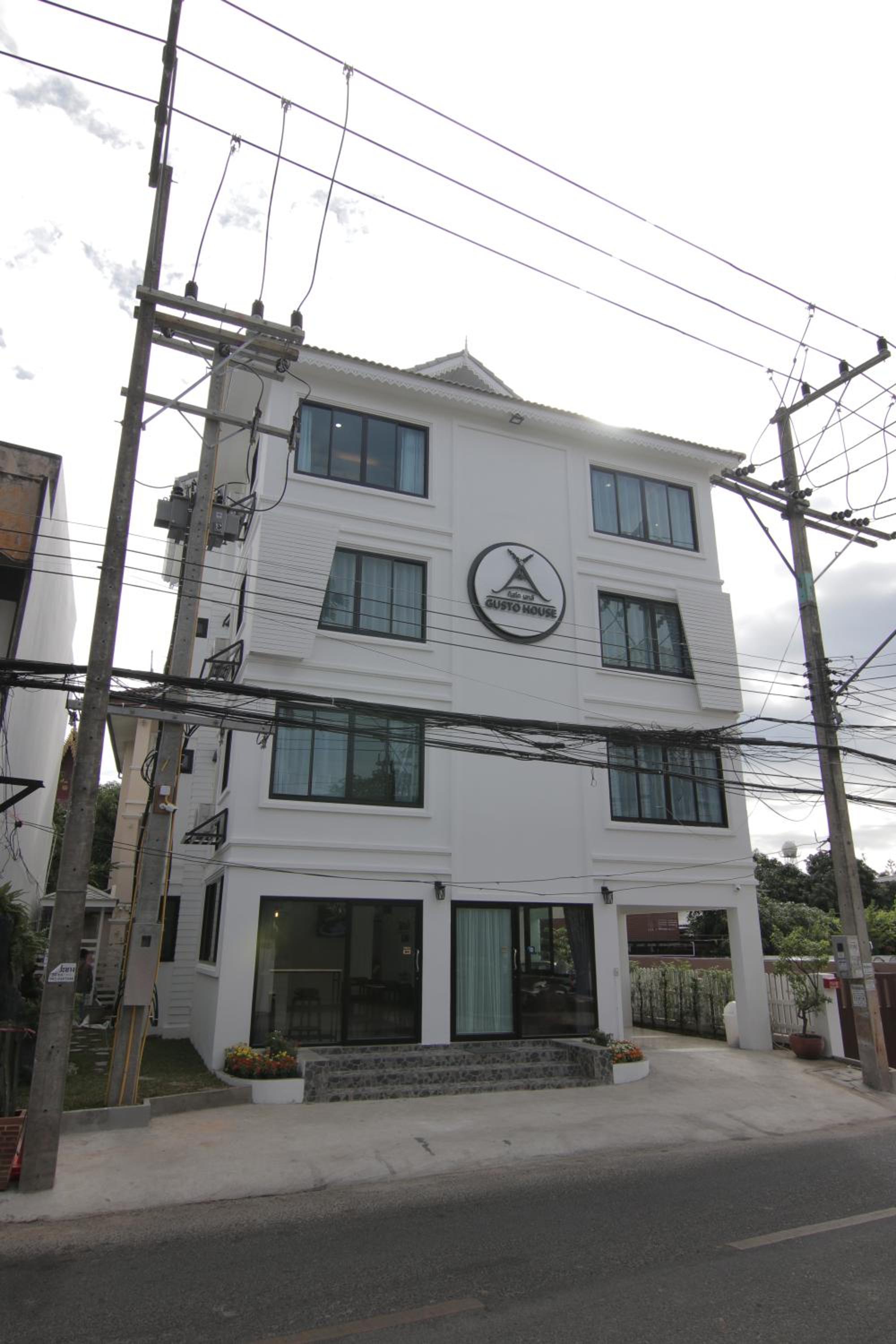 Gusto House