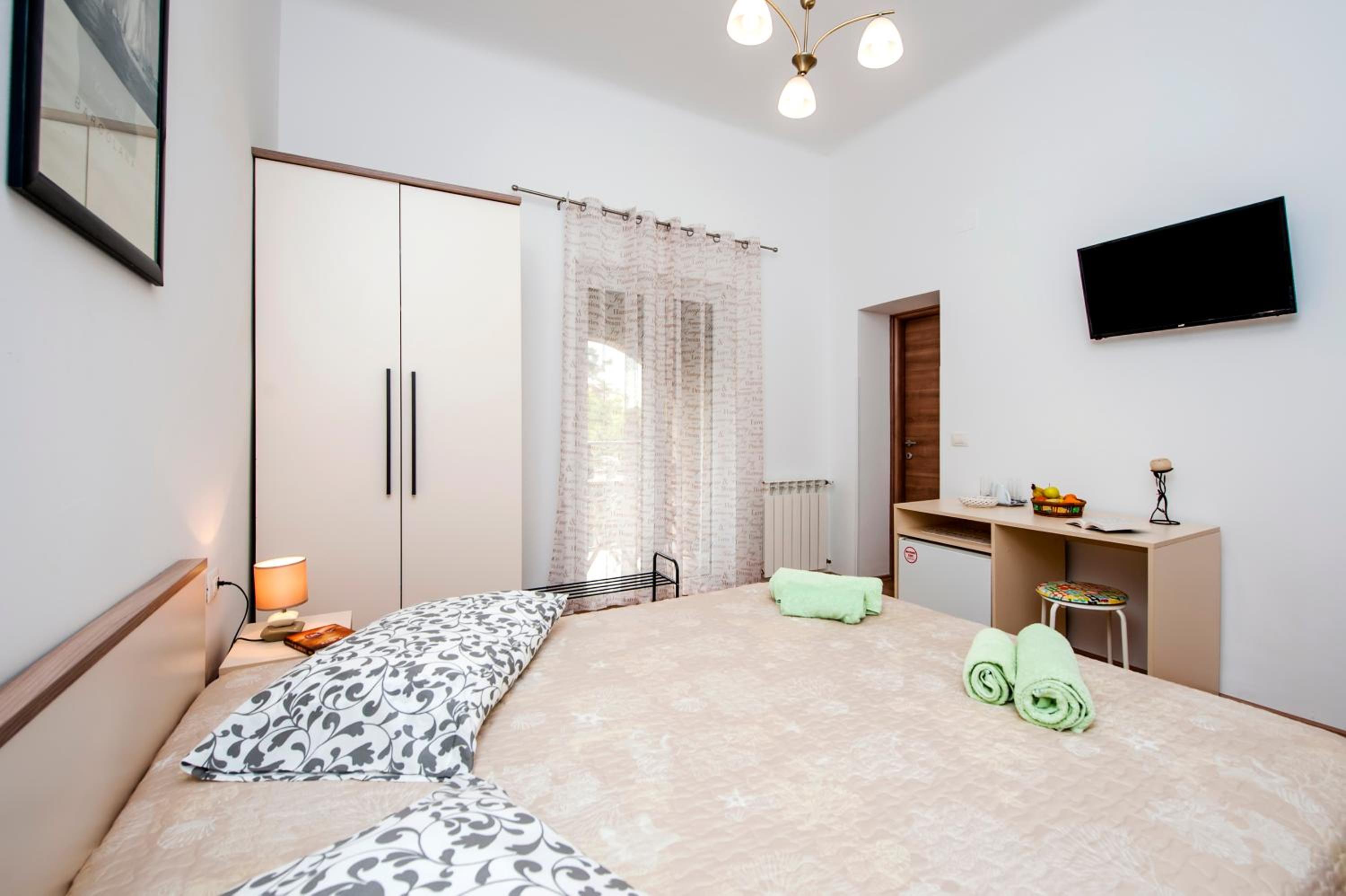 Apartments & Rooms Chiara view 4