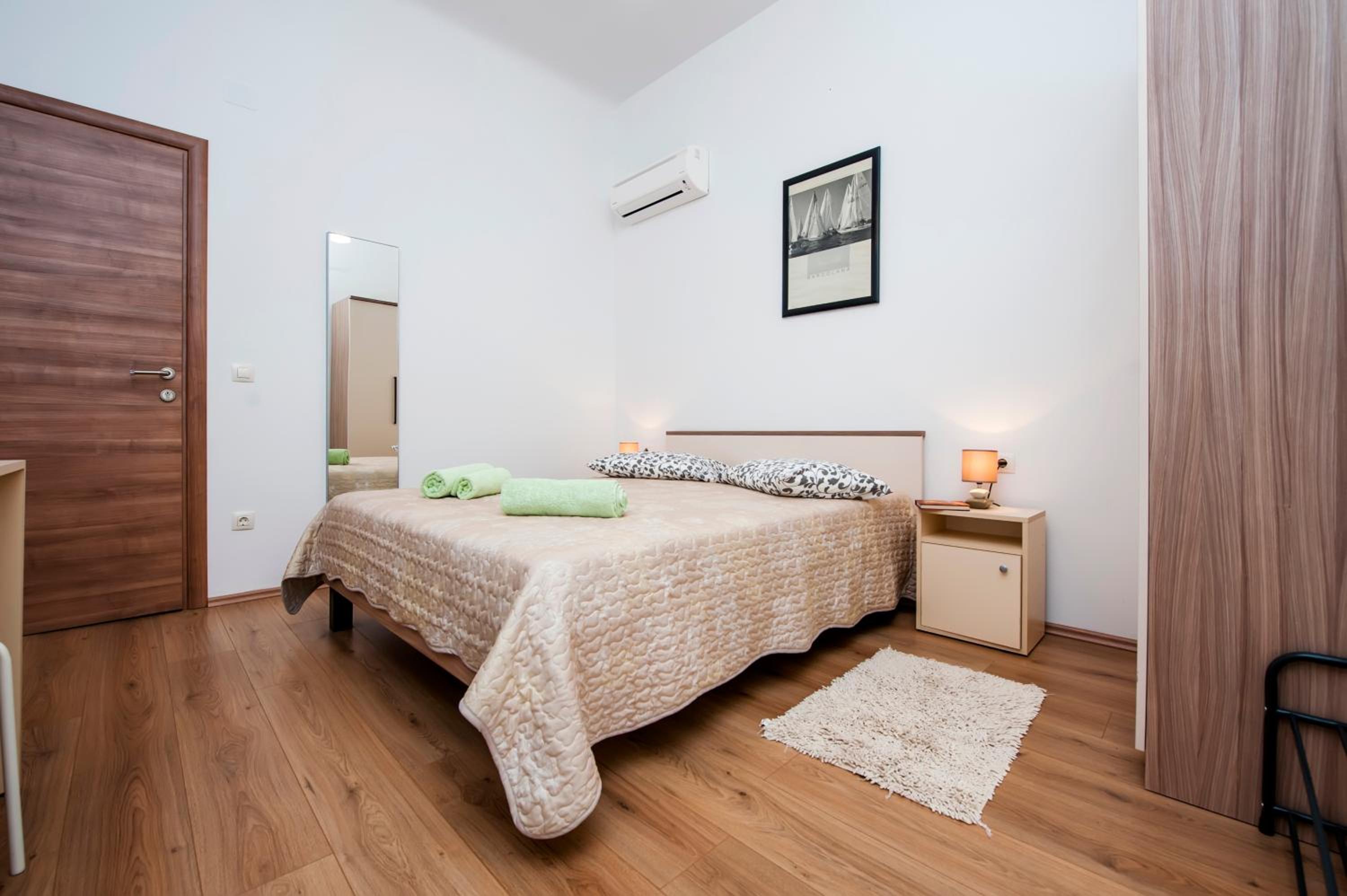 Apartments & Rooms Chiara view 5