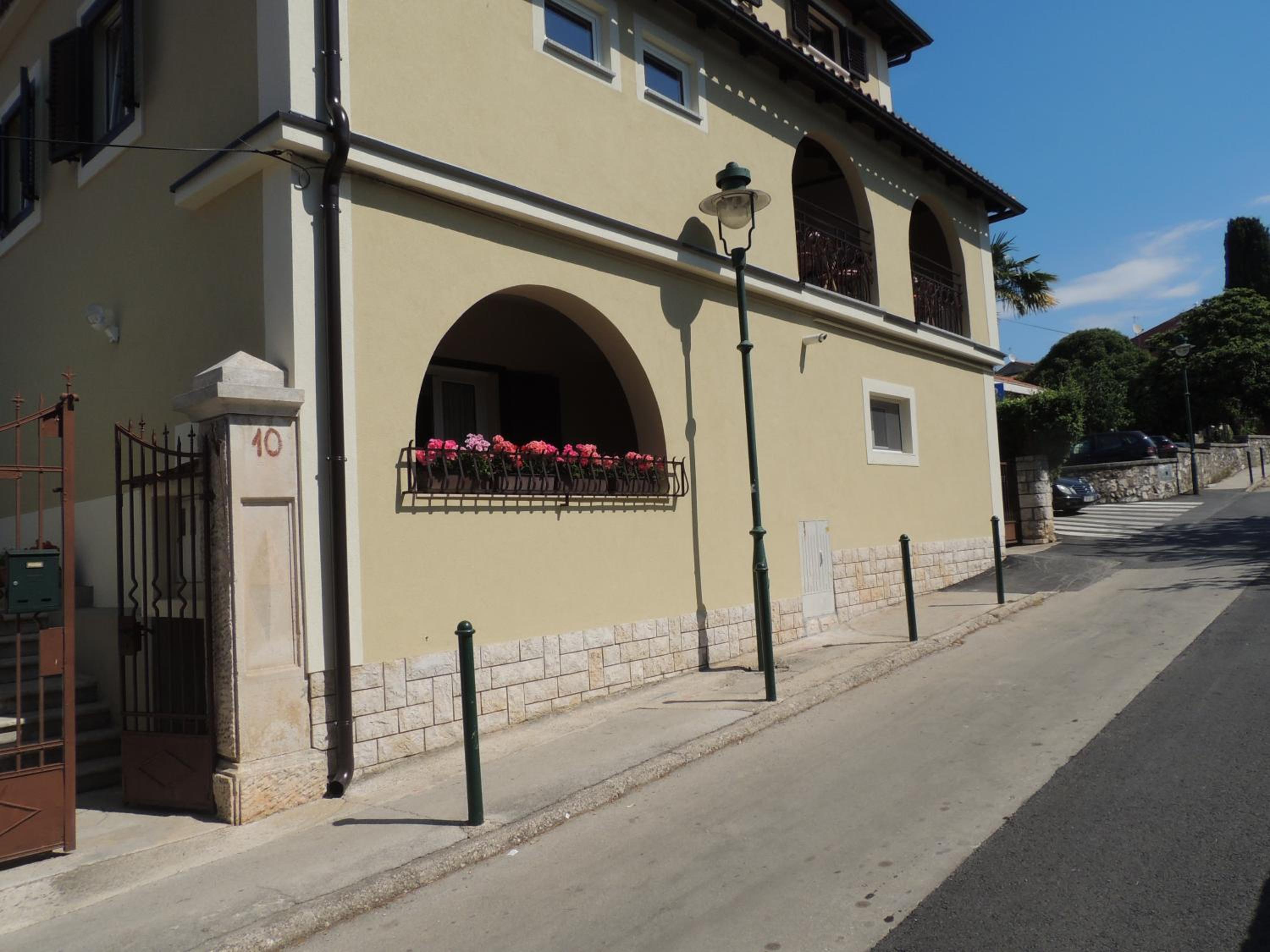 Hotel Apartments & Rooms Chiara - Image 1