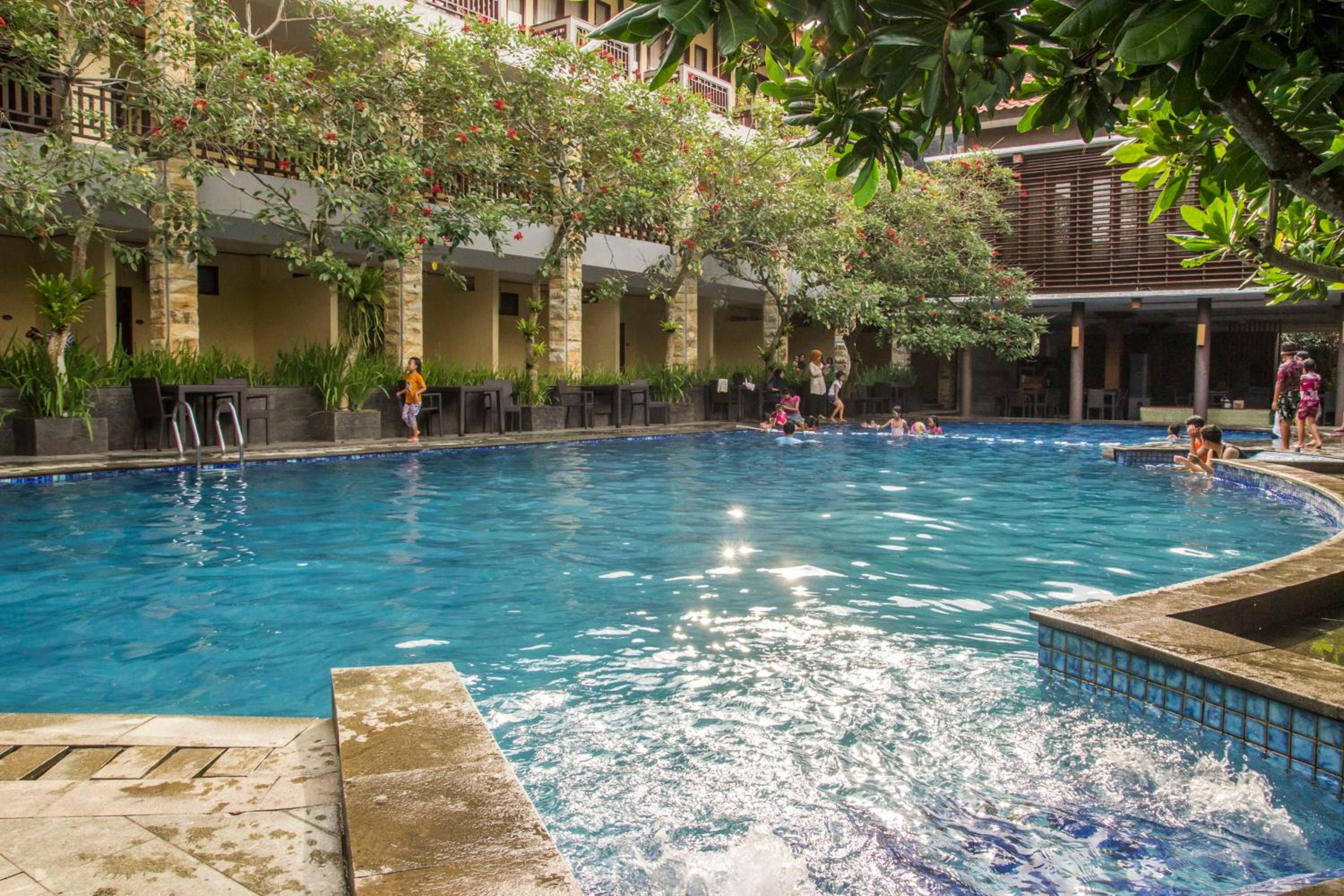 swimming pool