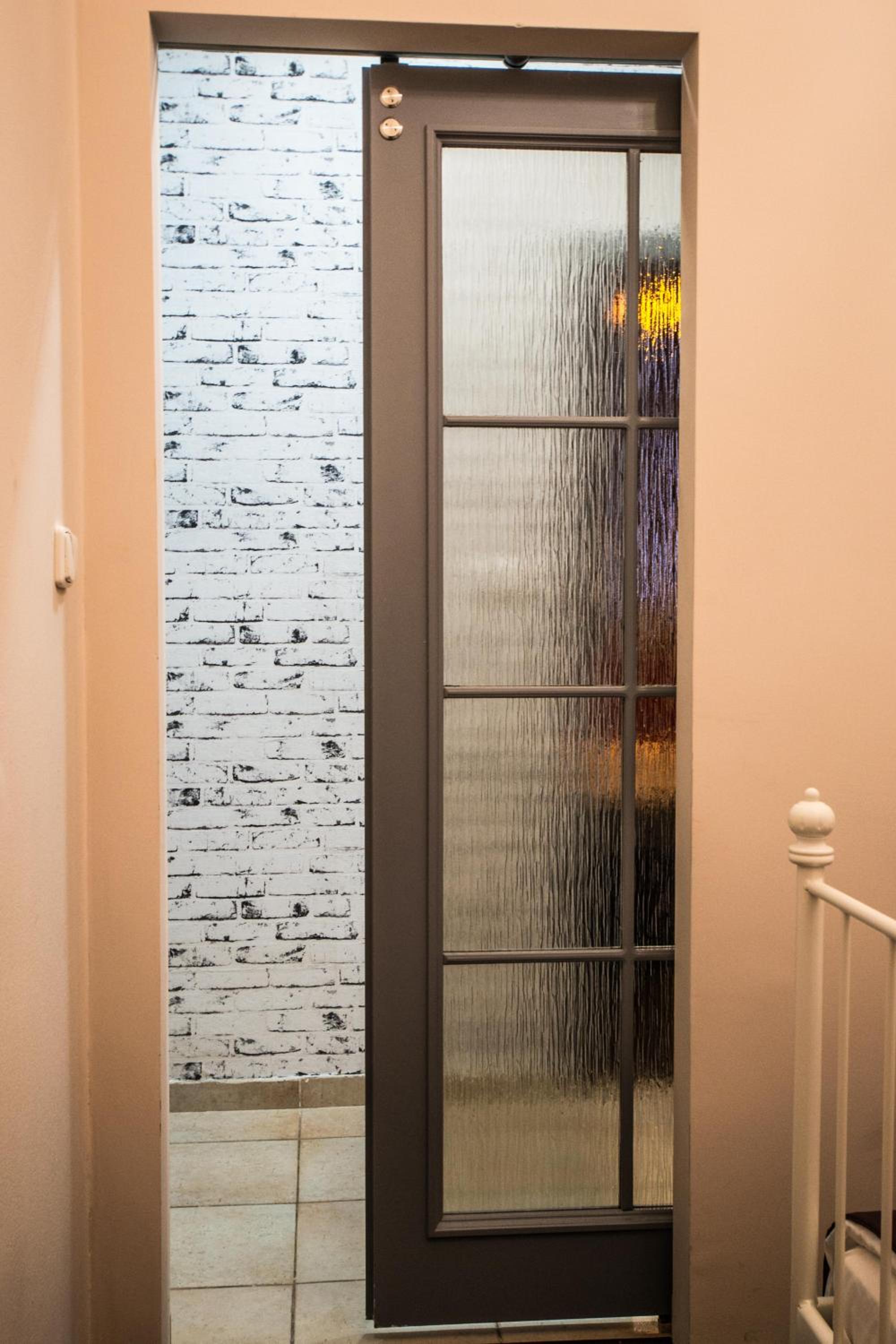 Brooklyn Sauna Apt by Ruterra