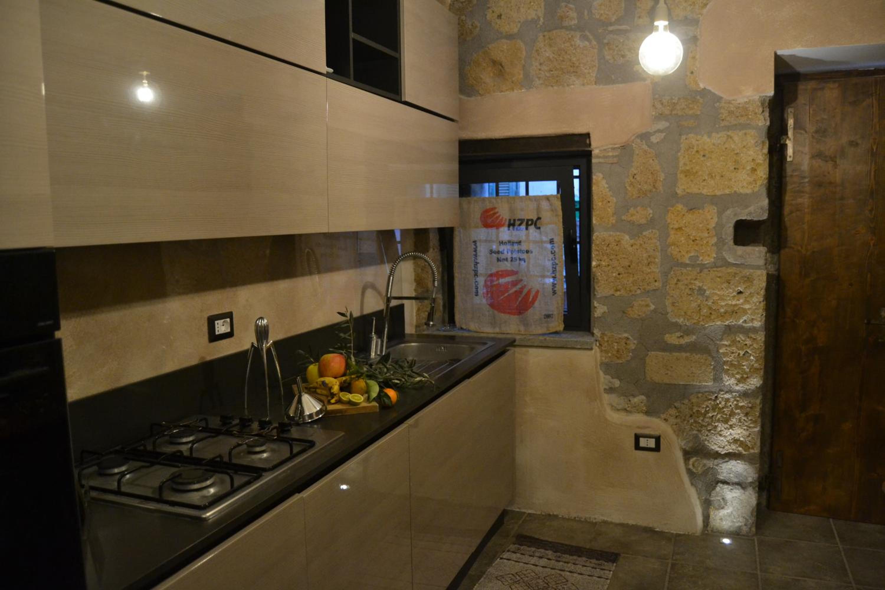 Il Riuscello en Tuscania — kitchen