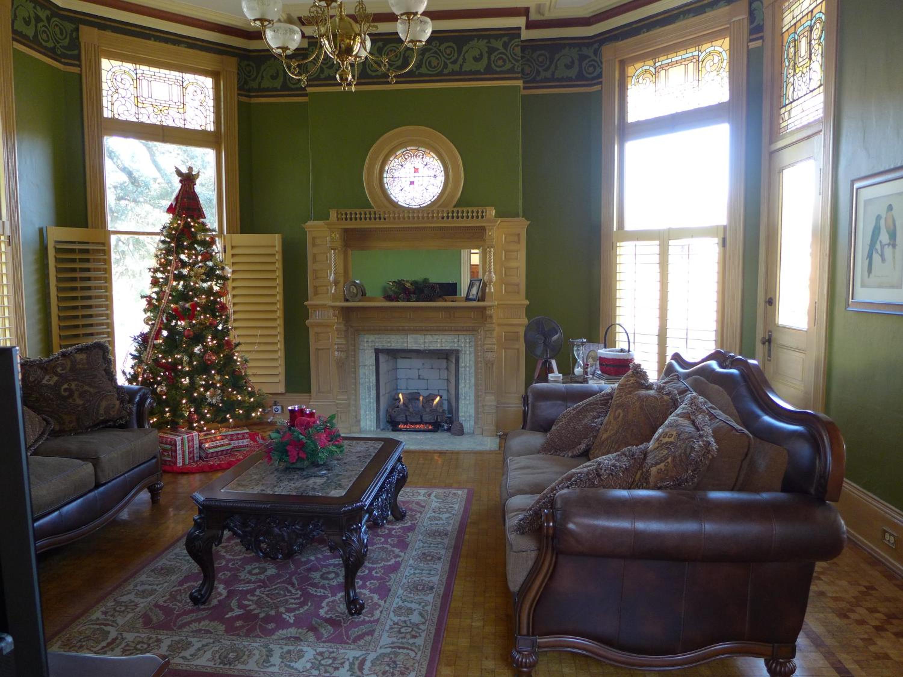 Savannah Victorian Mansion view 2