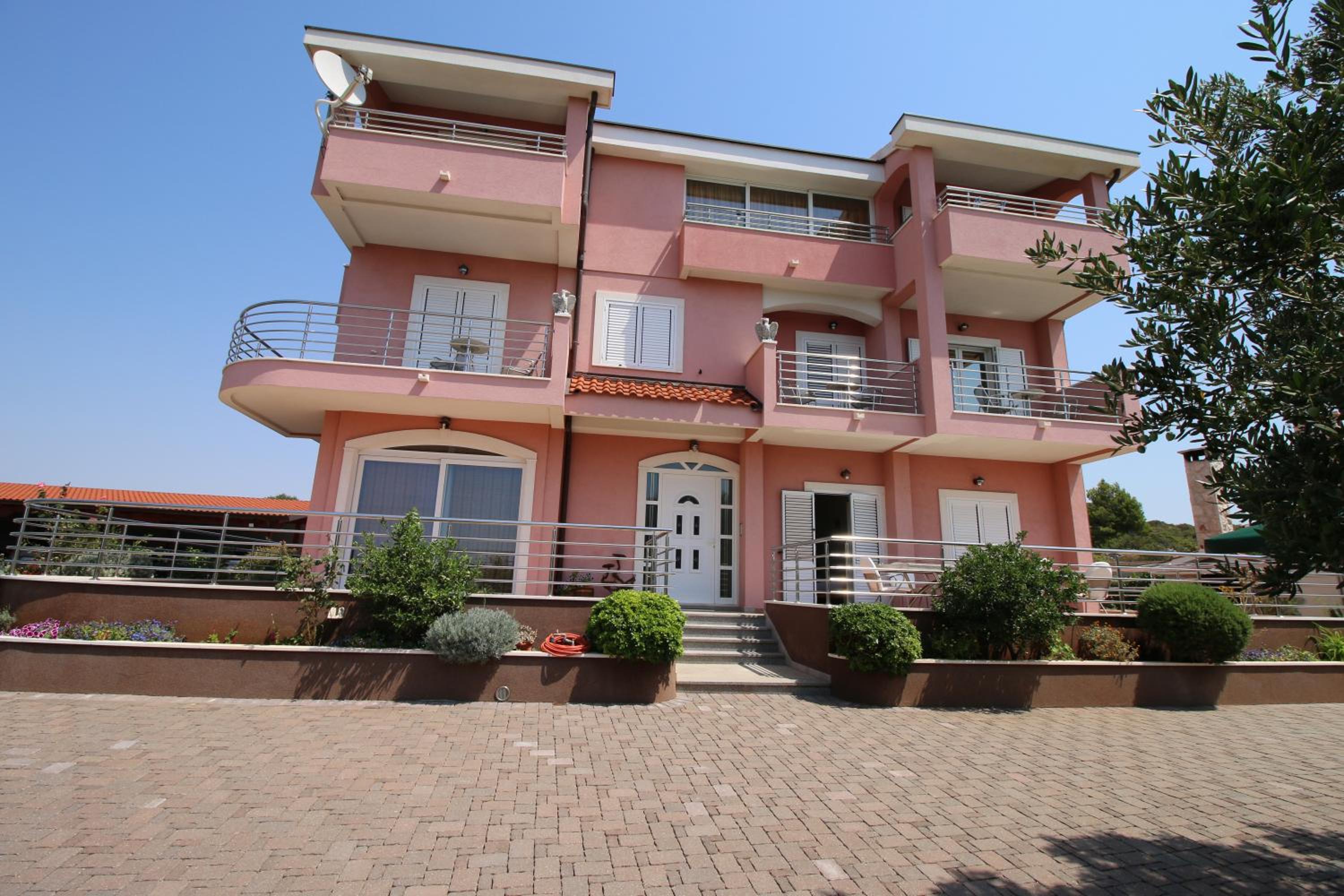 Apartments Marinić view 4