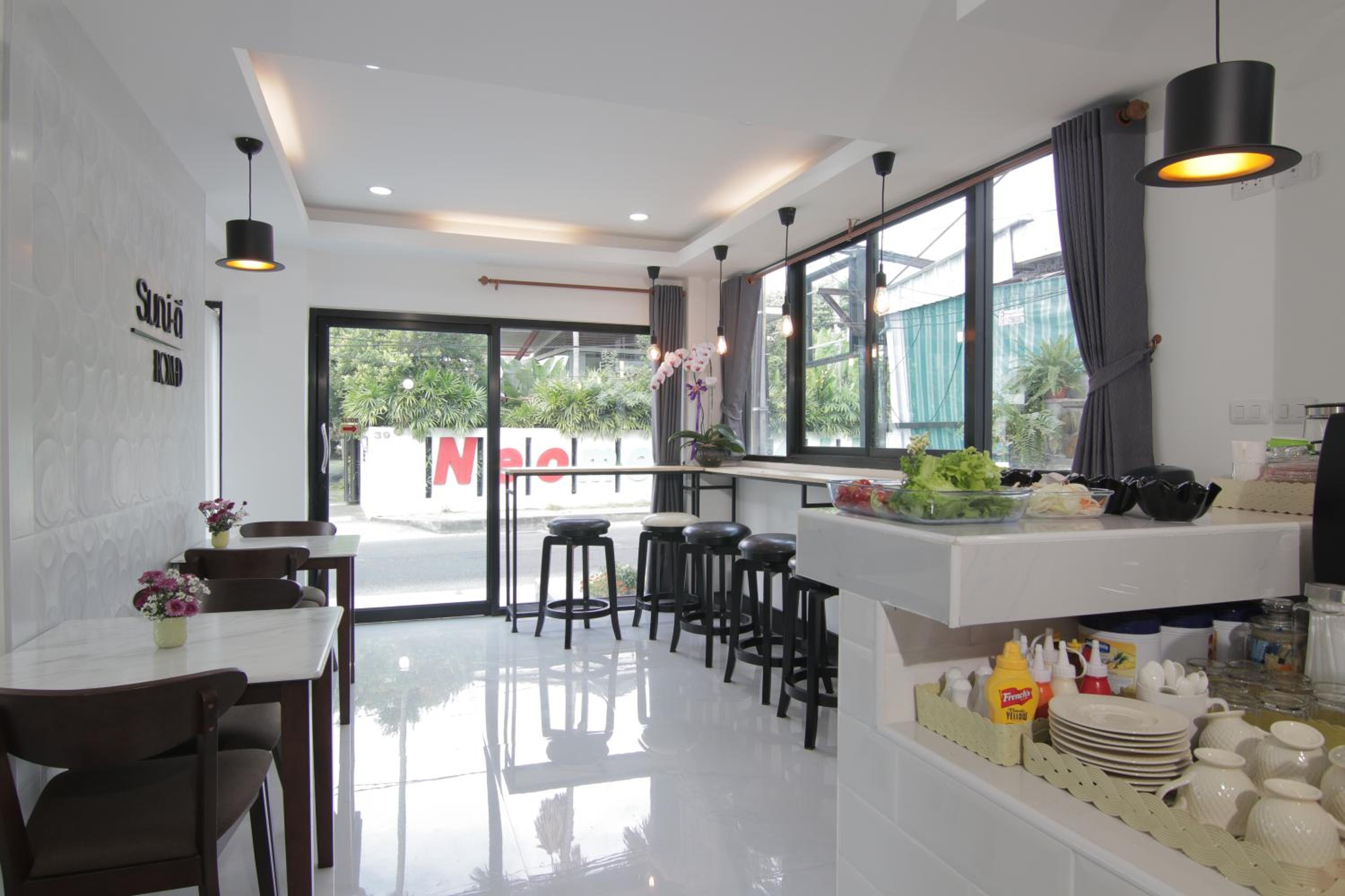 Gusto House