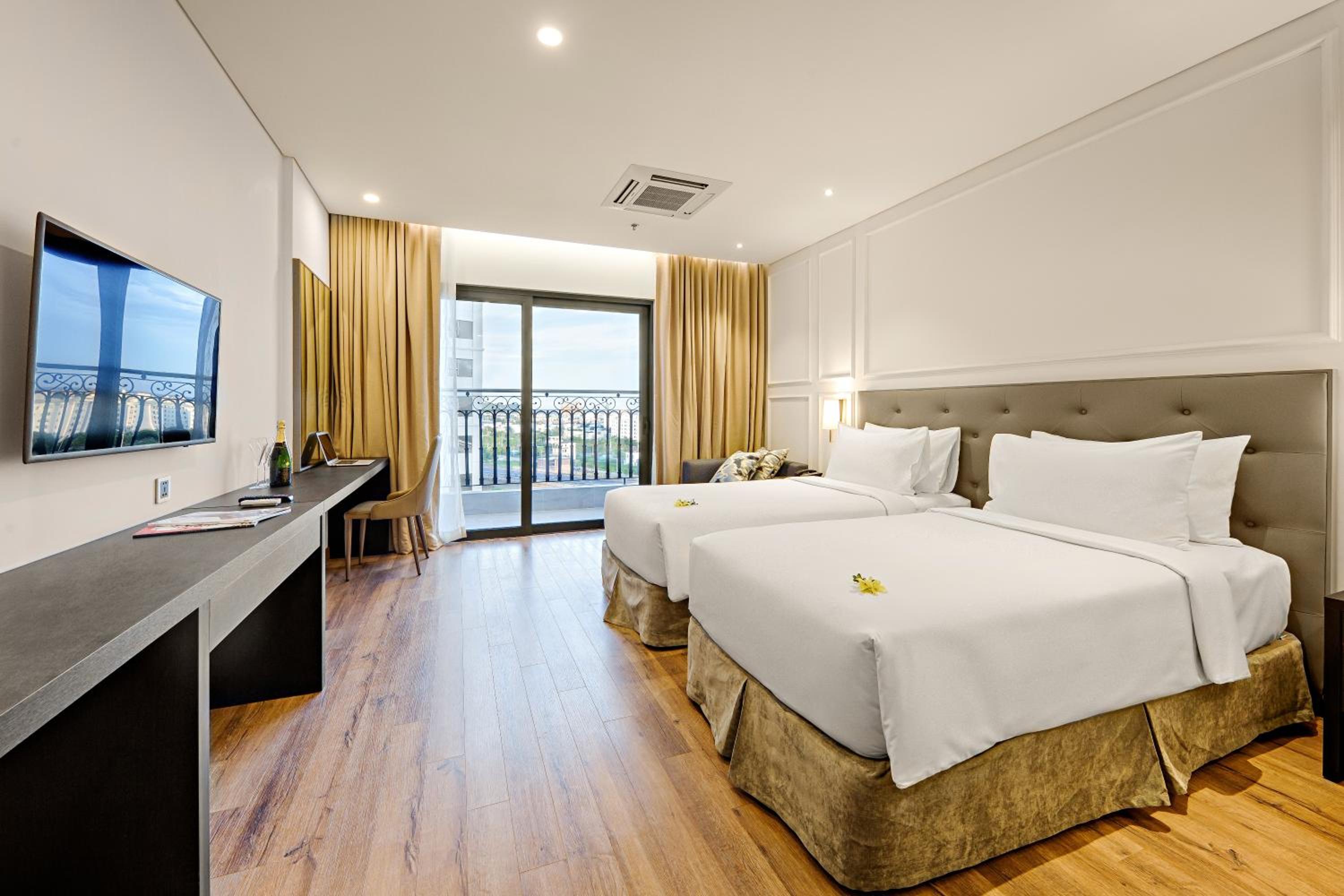 Wyndham Danang Golden Bay 165