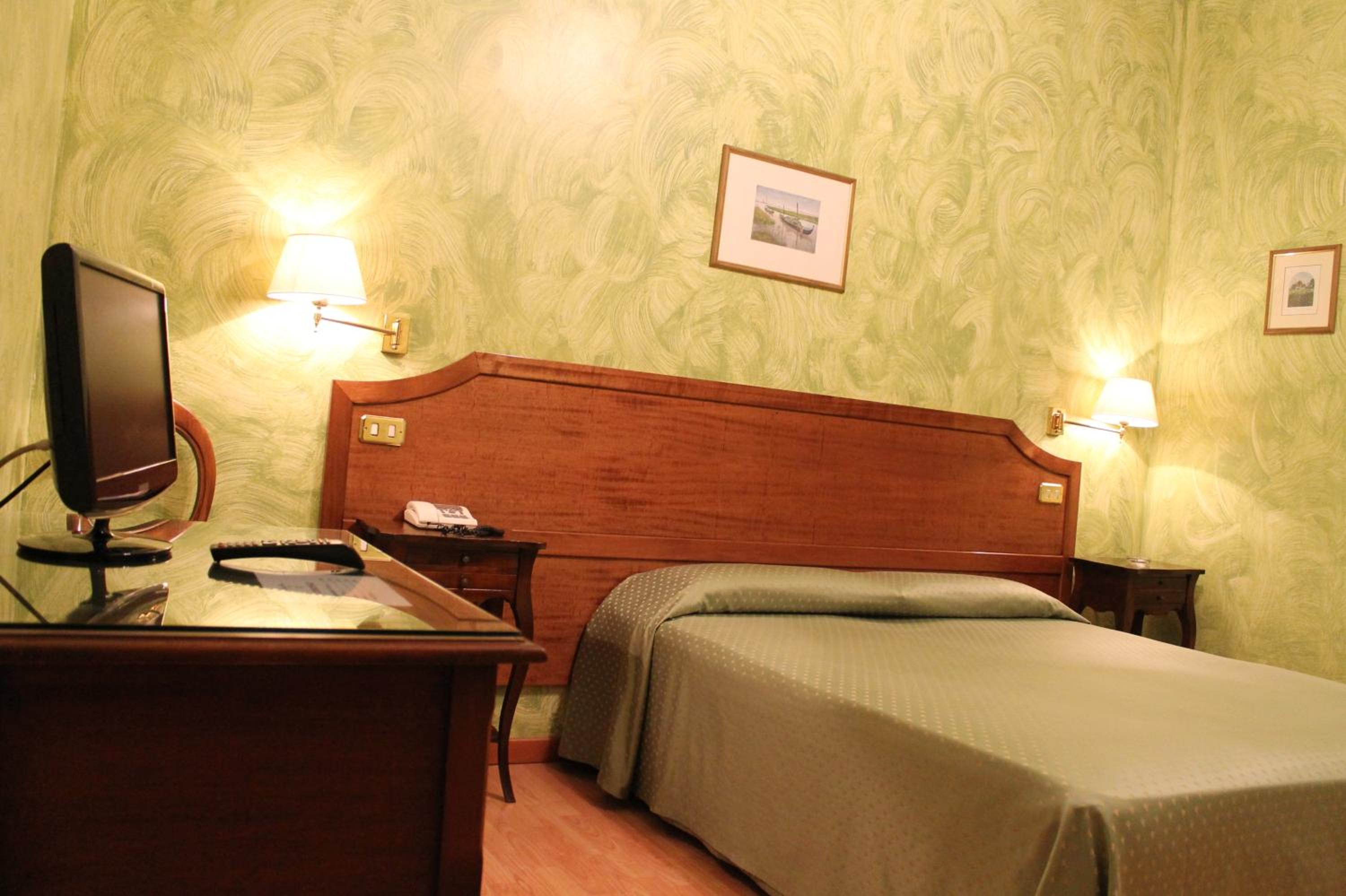 Hotel Fiori photo 2